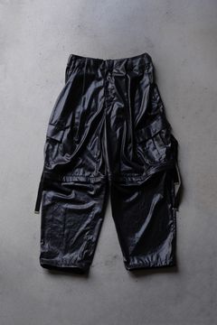 "FAKE-FAKE LEATHER II" DETACHABLE WIDE CARGO PANTS / BLACK