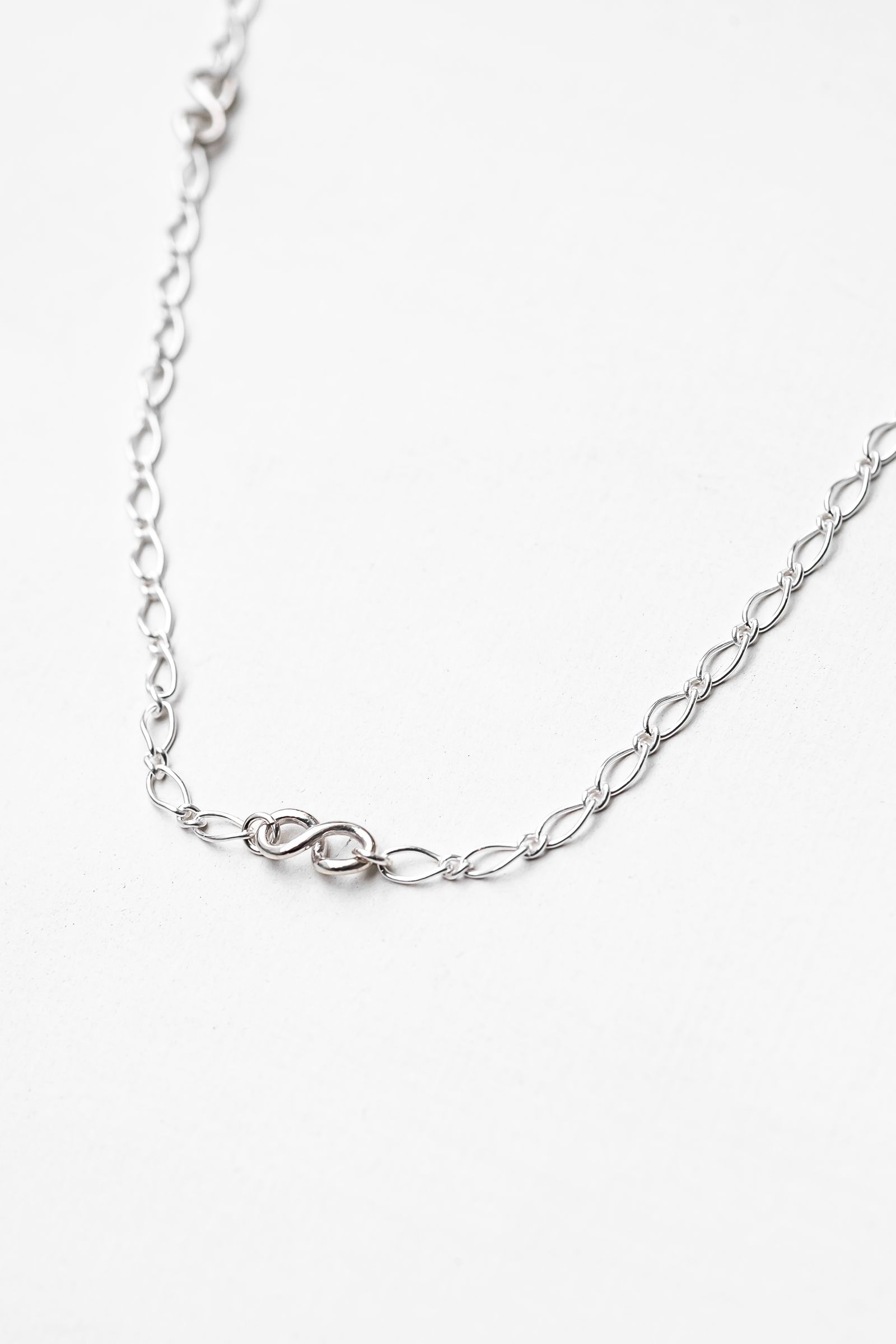 Silver Cross-Over Necklace / Silver
