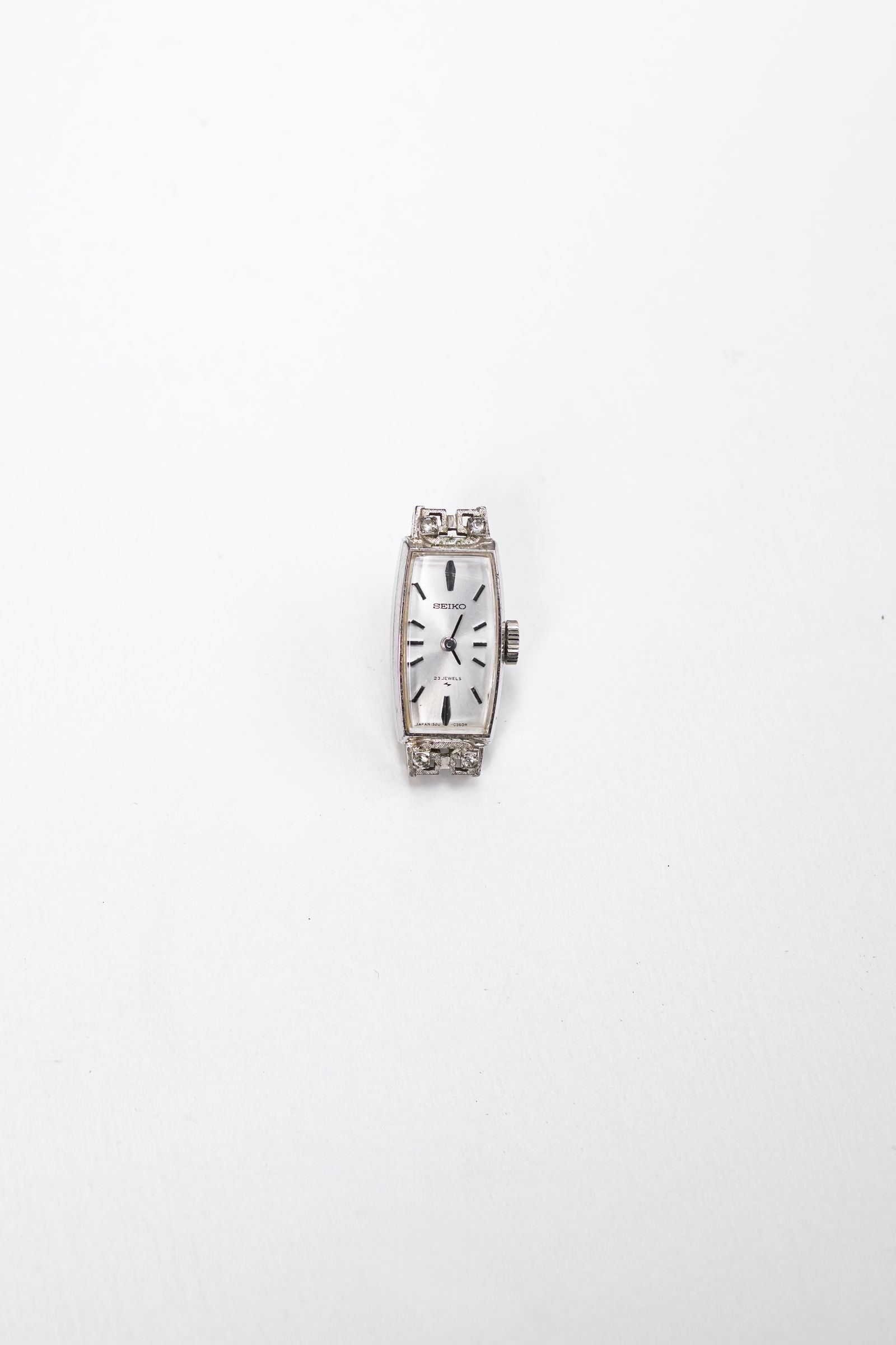 VINTAGE WATCH EARRING / SILVER