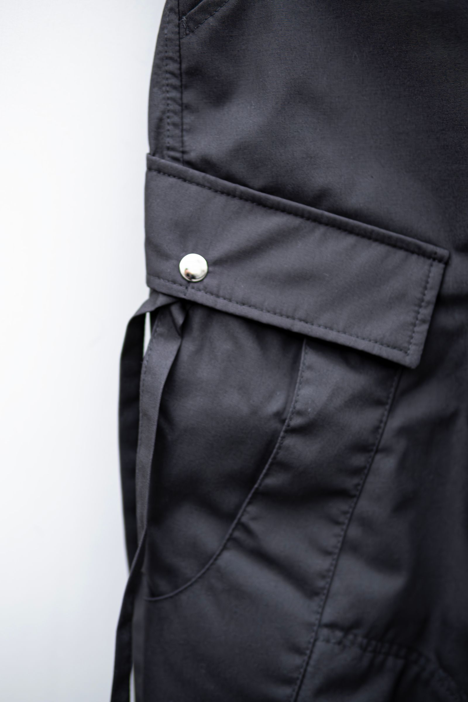 tech cargo pants / black