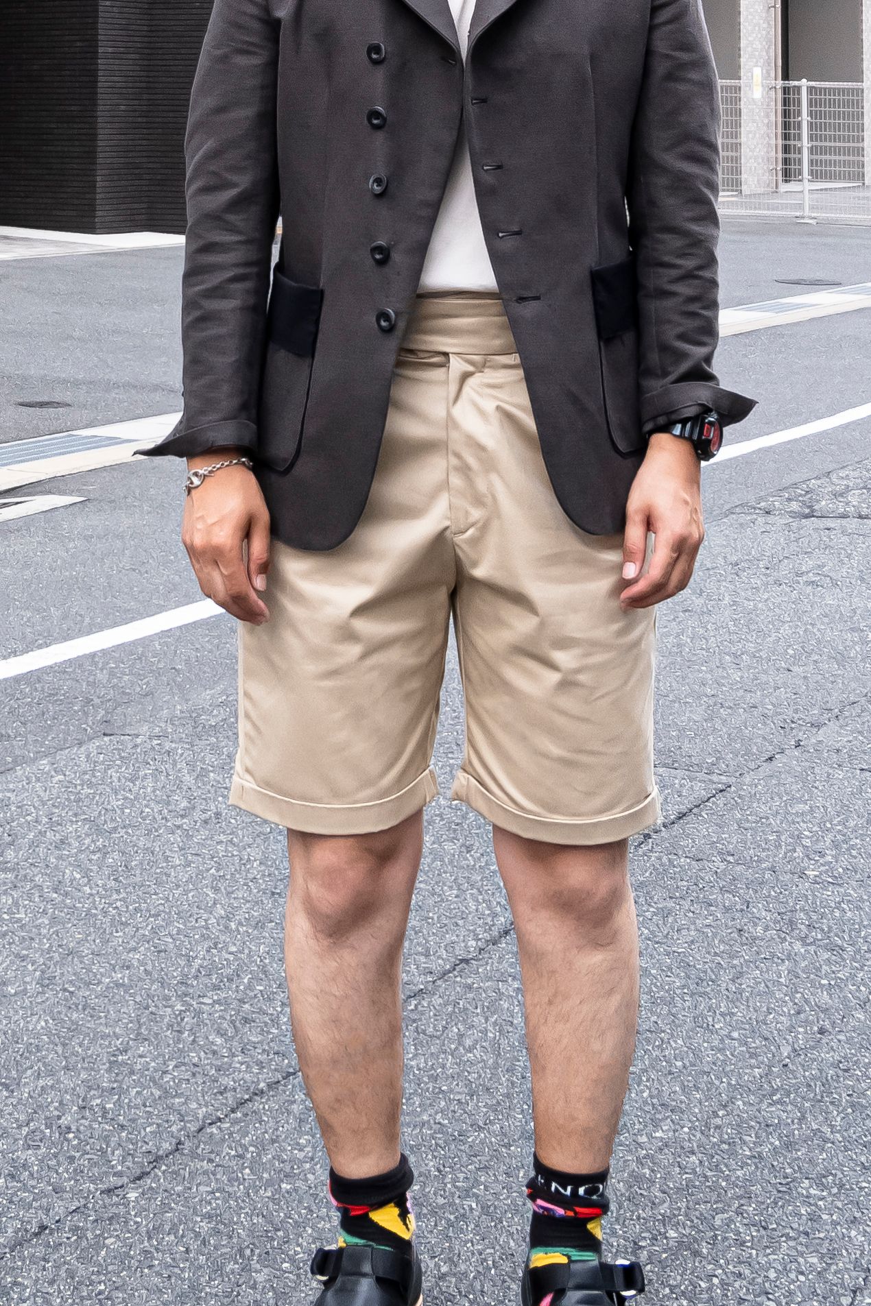 NEW 2TUCK BELTLESS SHORTS COLD MARCED / KHAKI