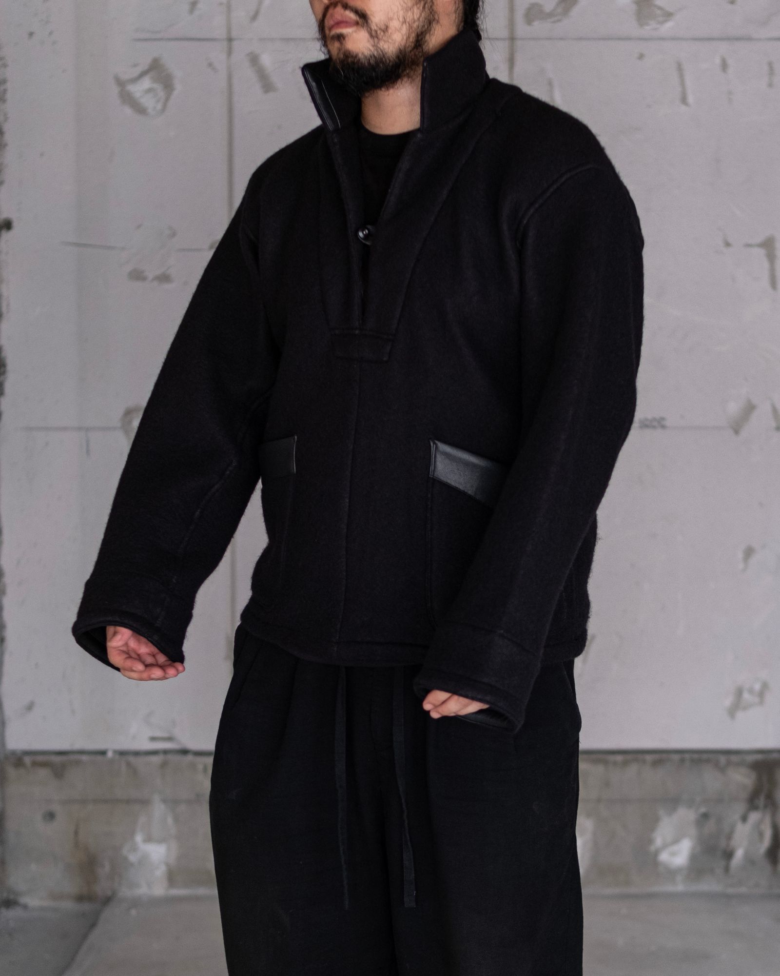 FAUX LEATHER TRIM OVERSIZED PULLOVER / BLACK