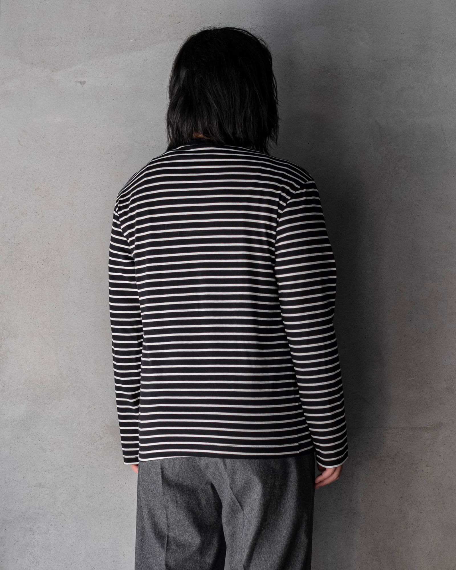 Docking Long T-Shirt / Black border