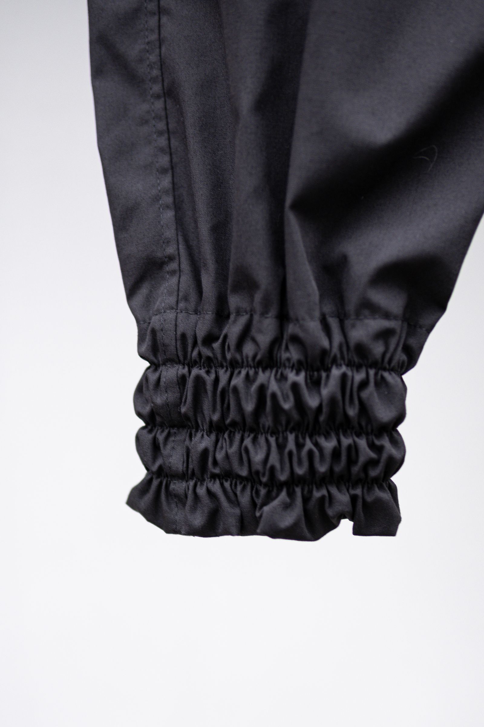 tech cargo pants / black