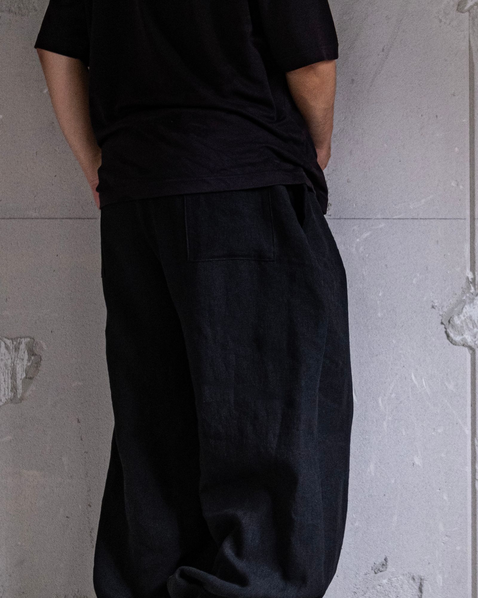 Linen Tucked Hem Wide Easy Pants / Black