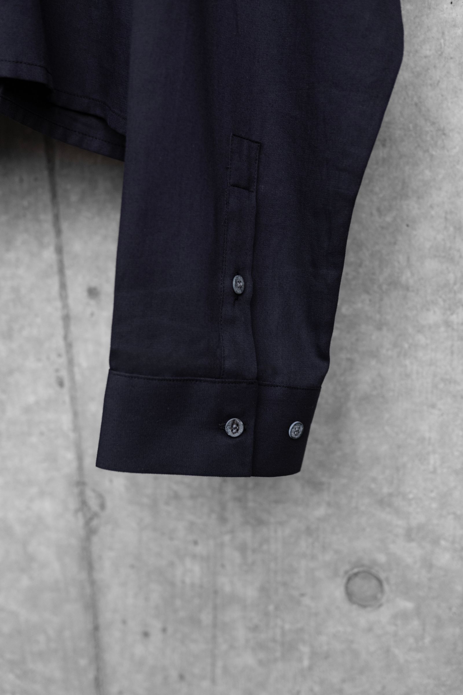 SHORT TORSO SHIRT / DAWN BLACK