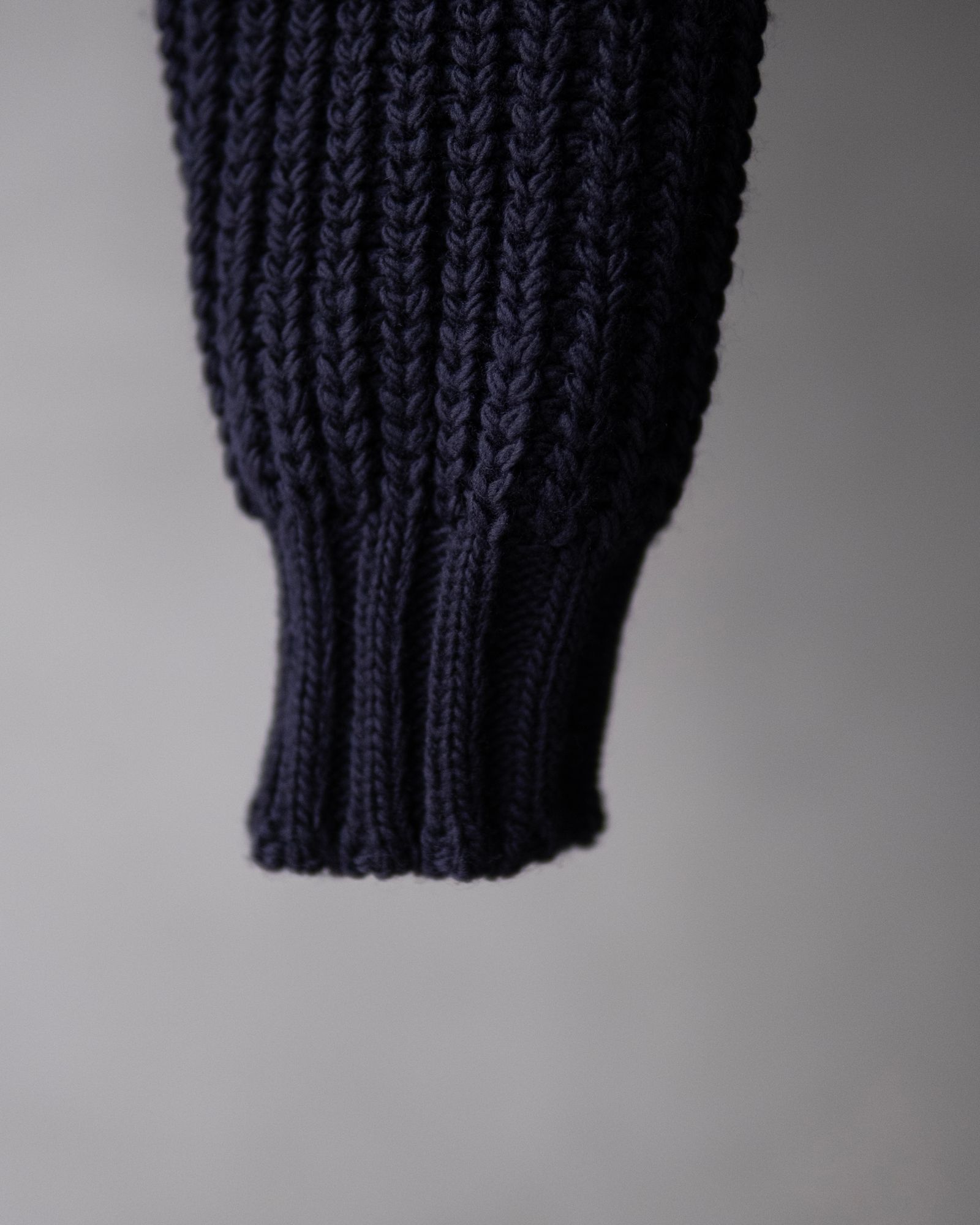Belt Slit Knit in Mérinos d'Arles / Navy