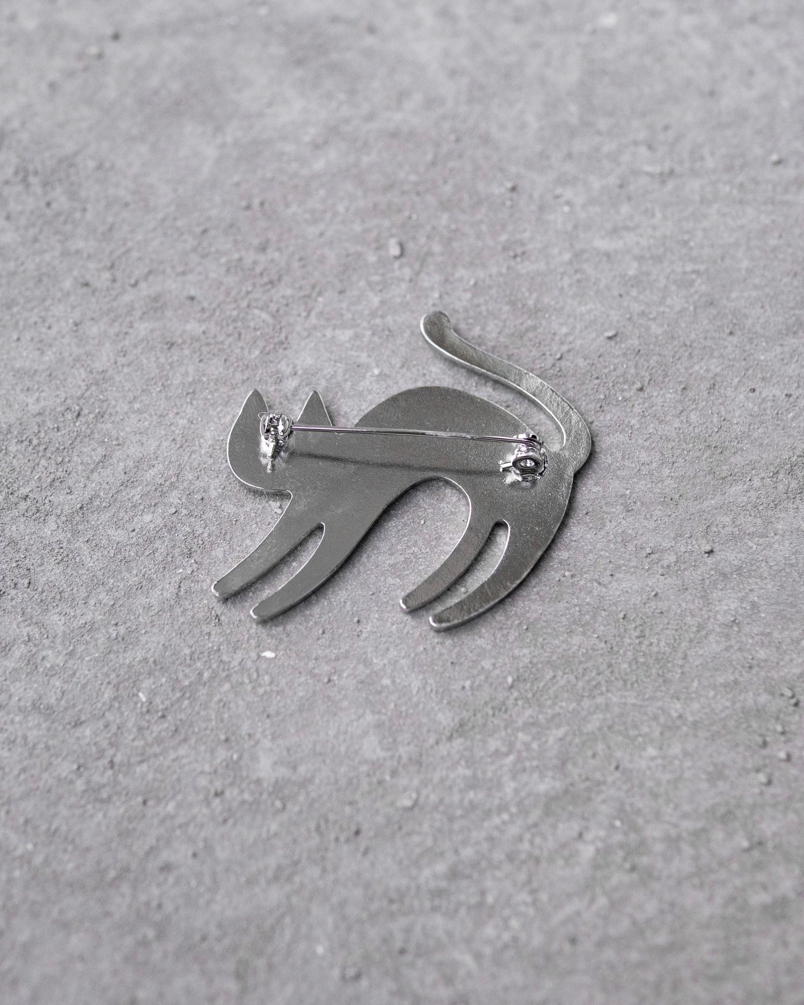 The Object Charm Brooch / Cat