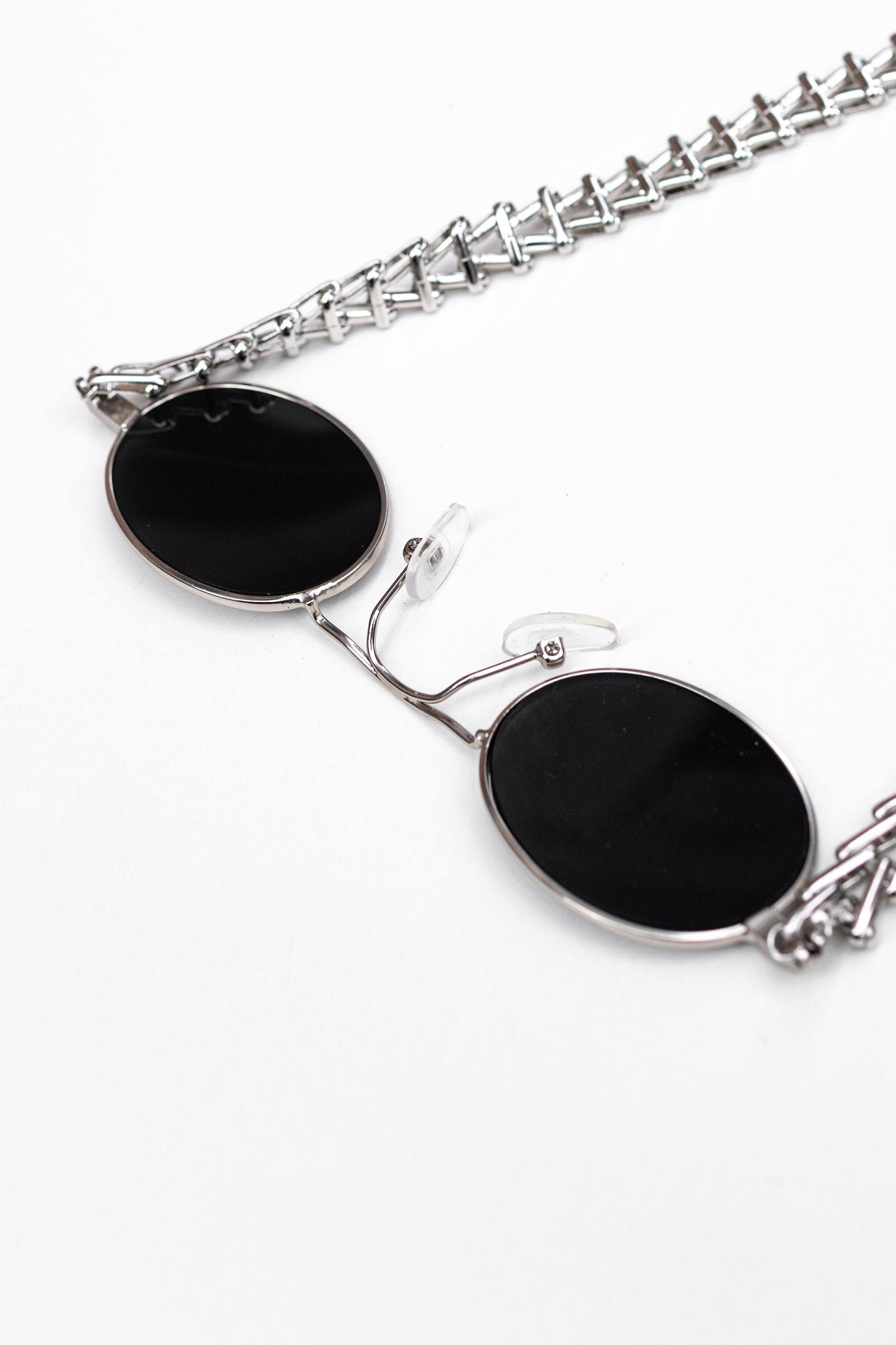 VINTAGE GLASSES NECKLACE / SILVER