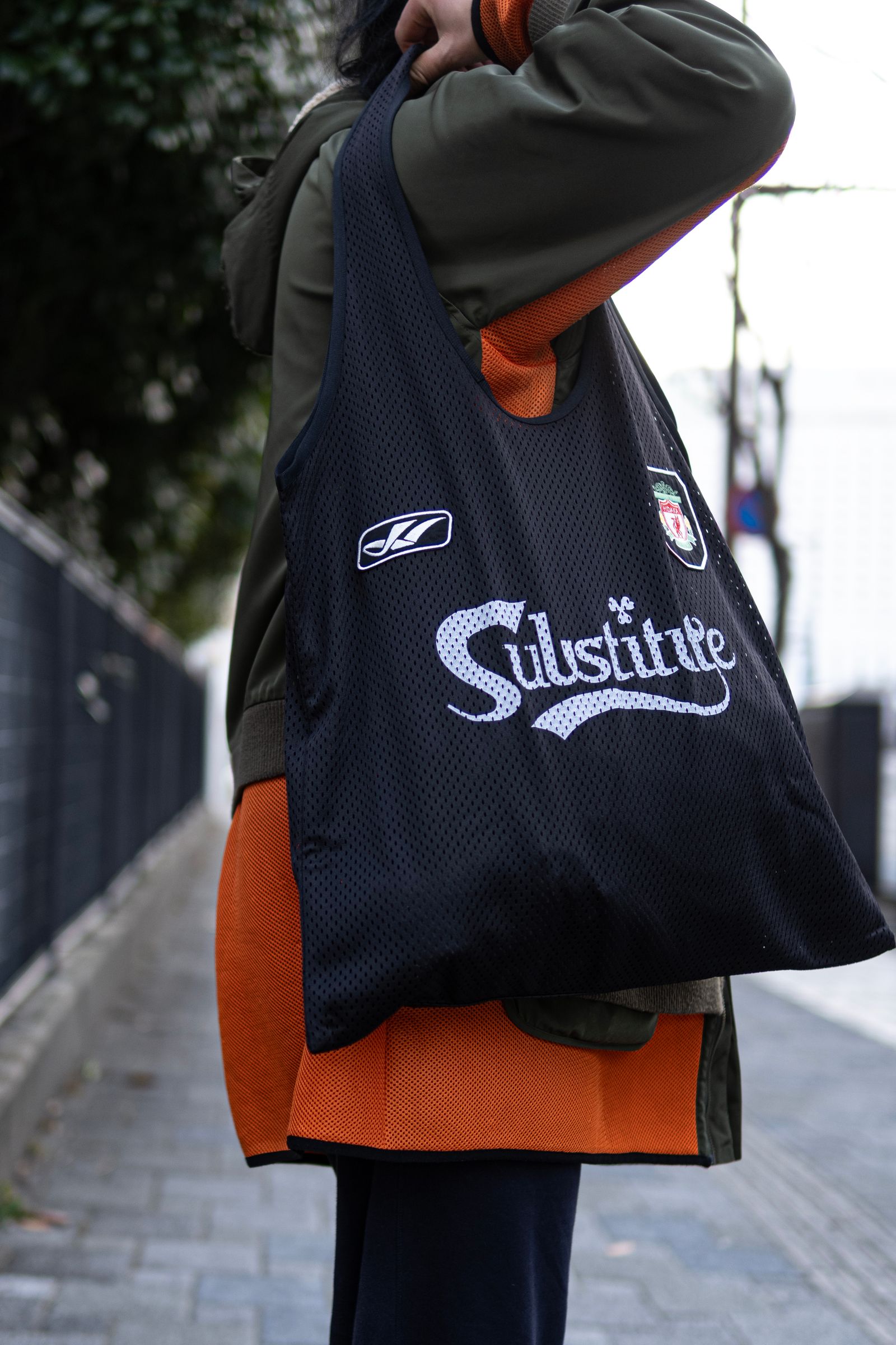 "SUBSTITUTE" BIB TOTE / BLACK