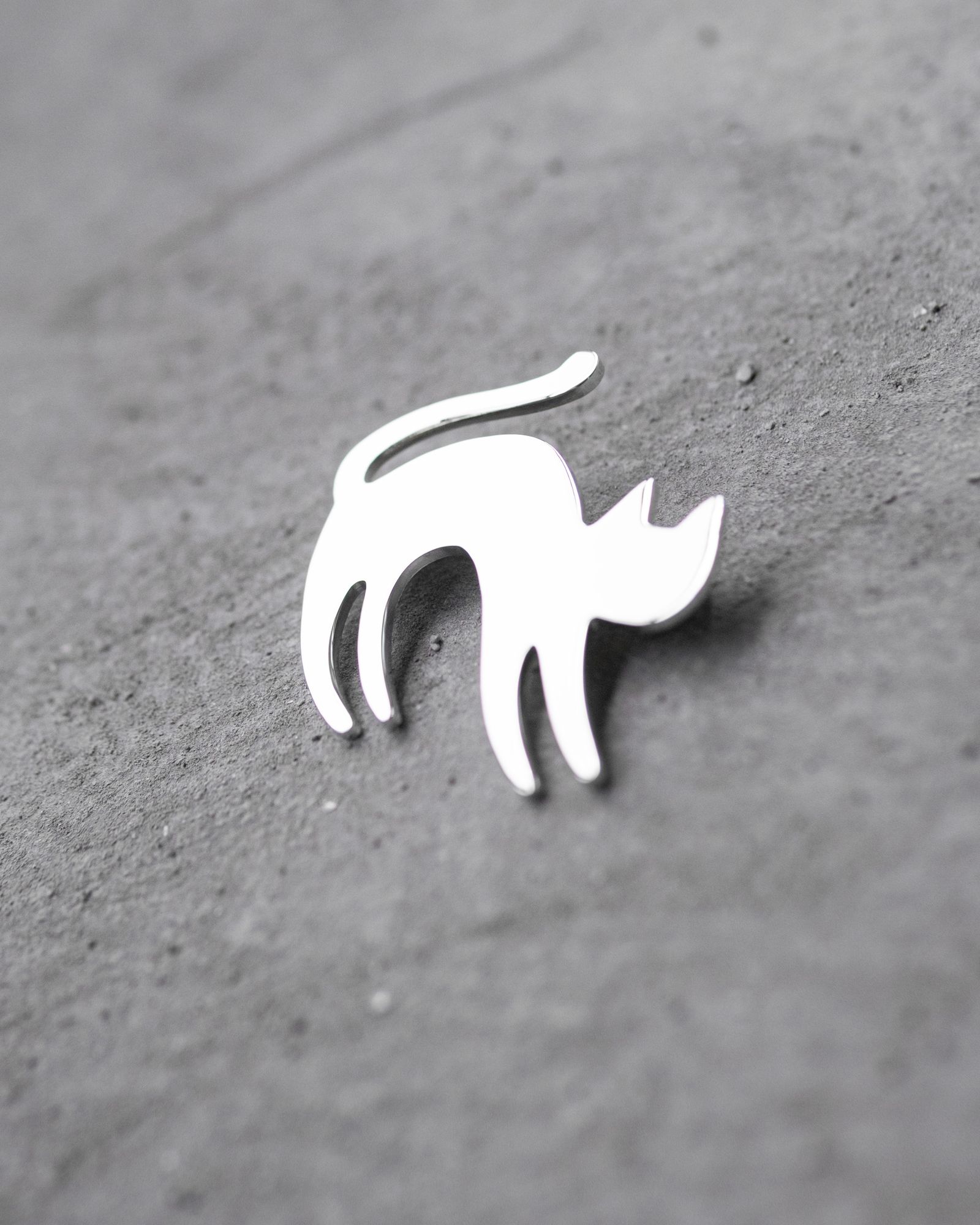 The Object Charm Brooch / Cat