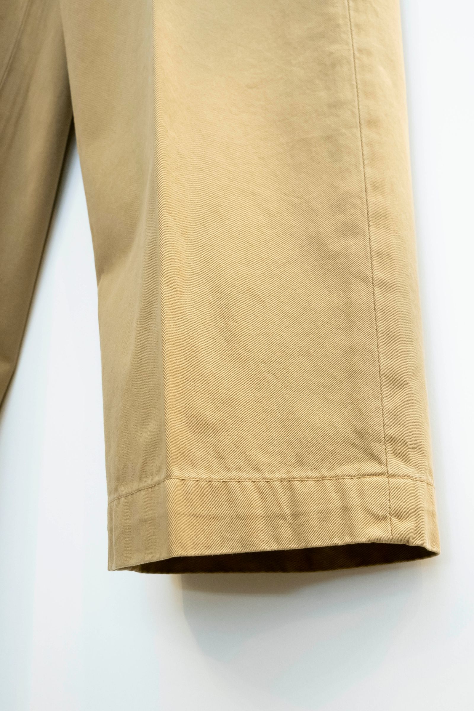 RICCARDO METHA - Dragon Twill 1tuck Wide Pants / KHAKI | Retikle