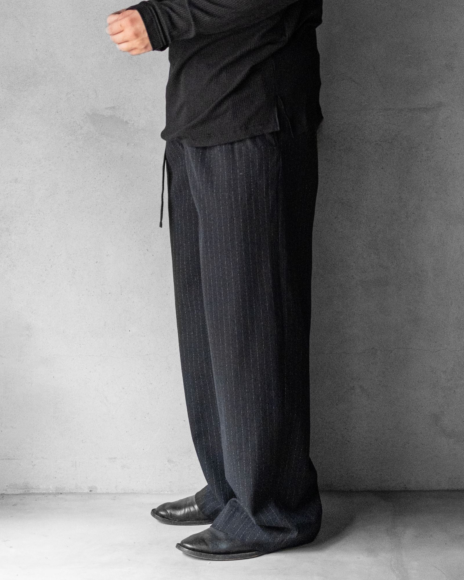 BELTED BAGGY PANTS / BLACK STRIPE