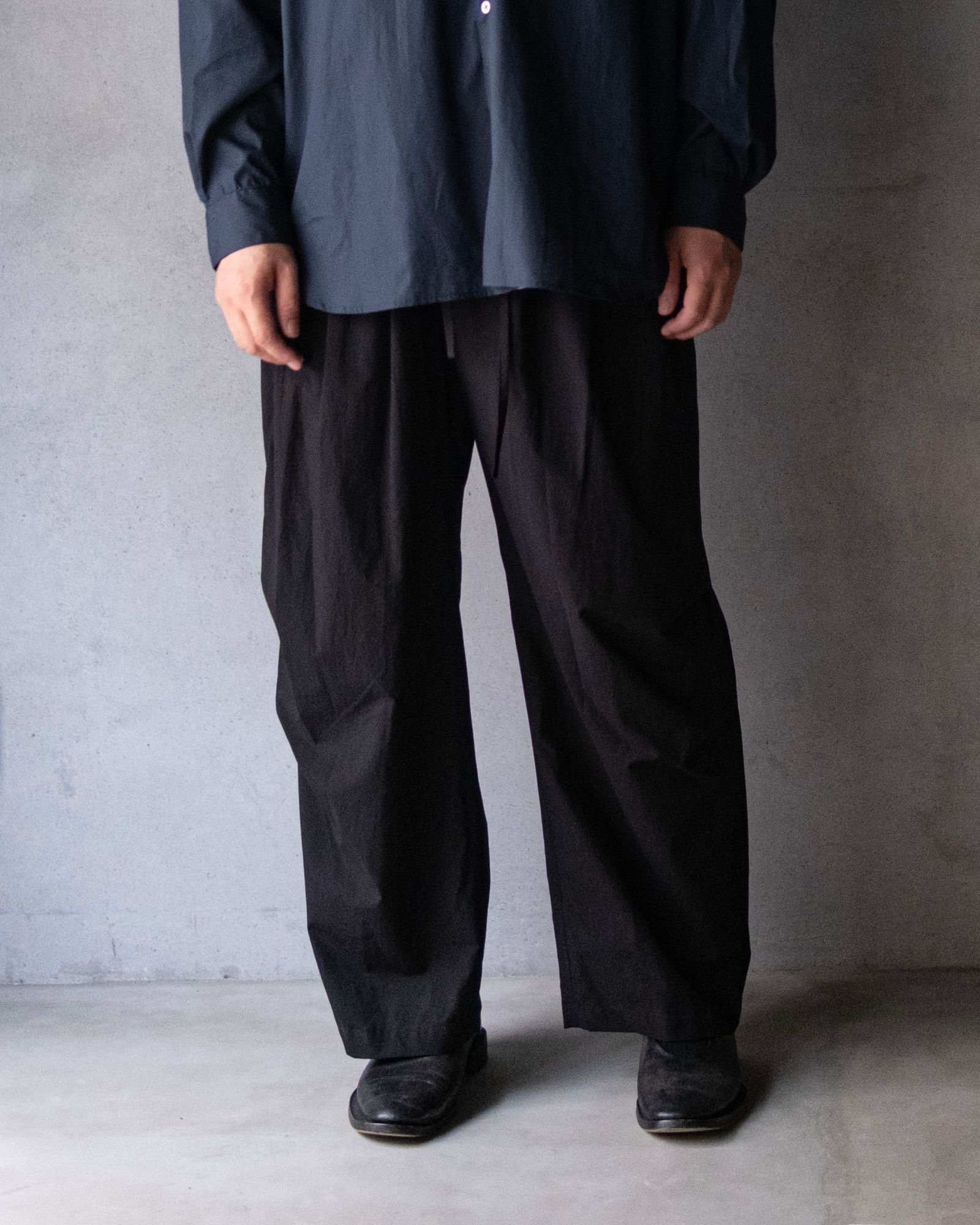Soft Cotton Knee Tuck Pants / Black