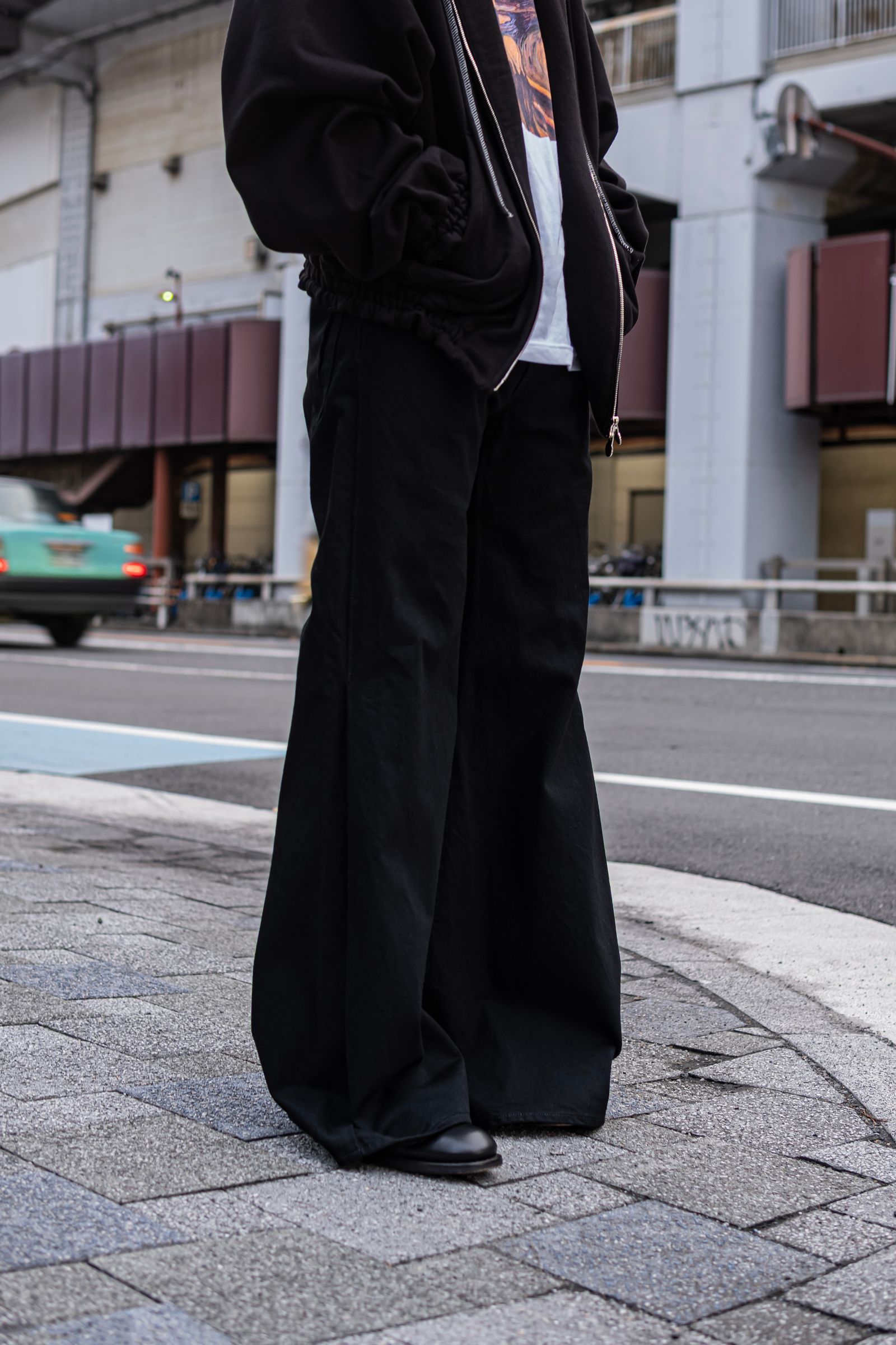 ORDINARY CITY MASSIVE FLAIR / BLACK