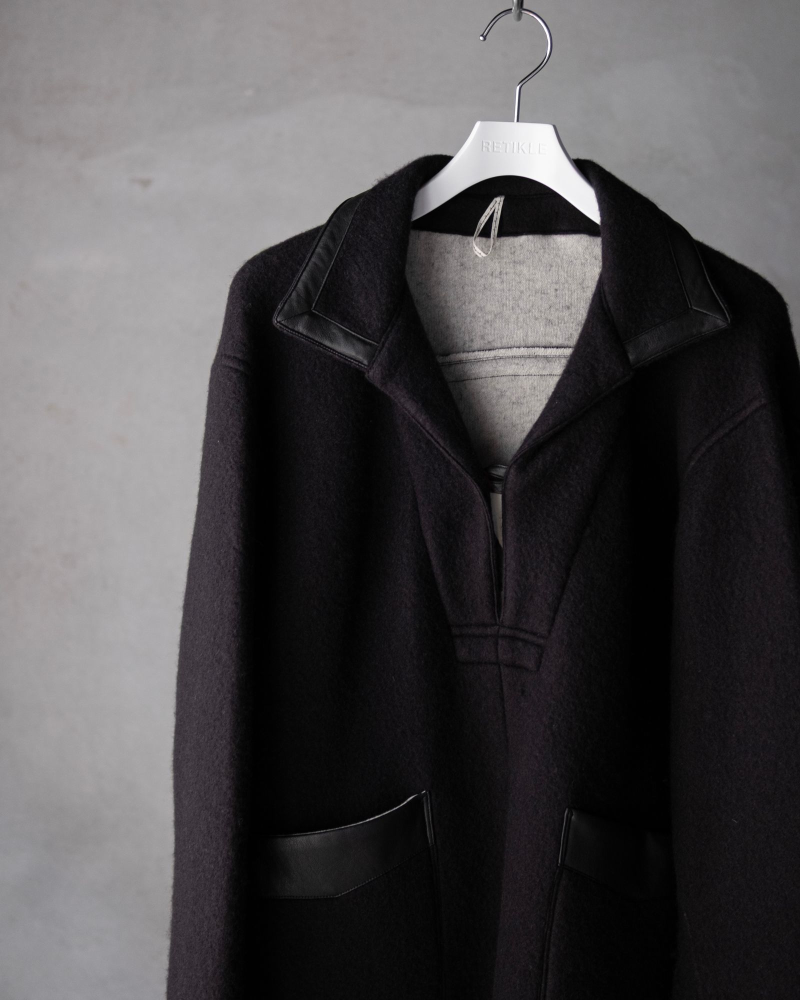 FAUX LEATHER TRIM OVERSIZED PULLOVER / BLACK