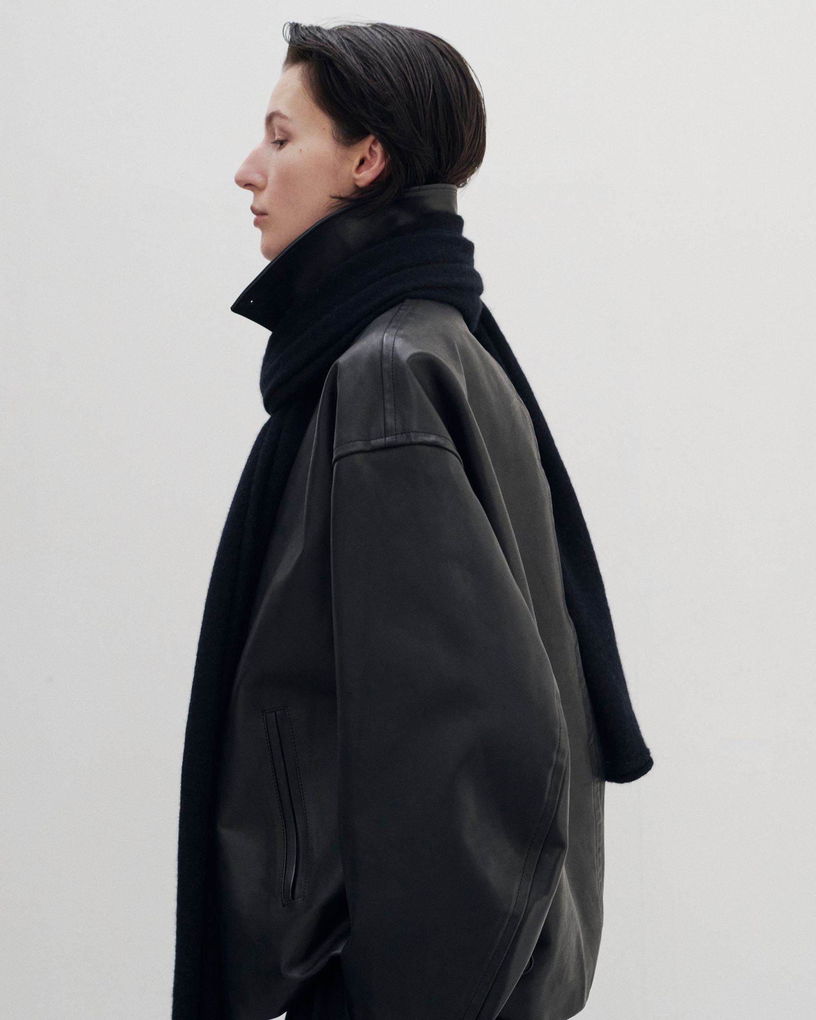 Leather Wide Elbow Coat / Black