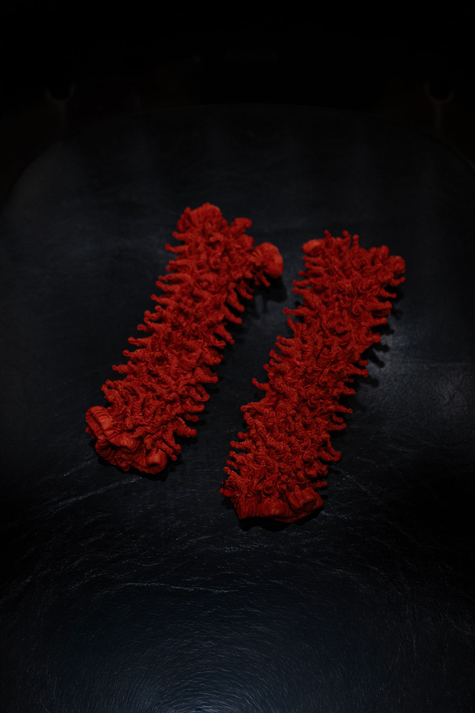 Versatile Spiky Shibori Glove / Red