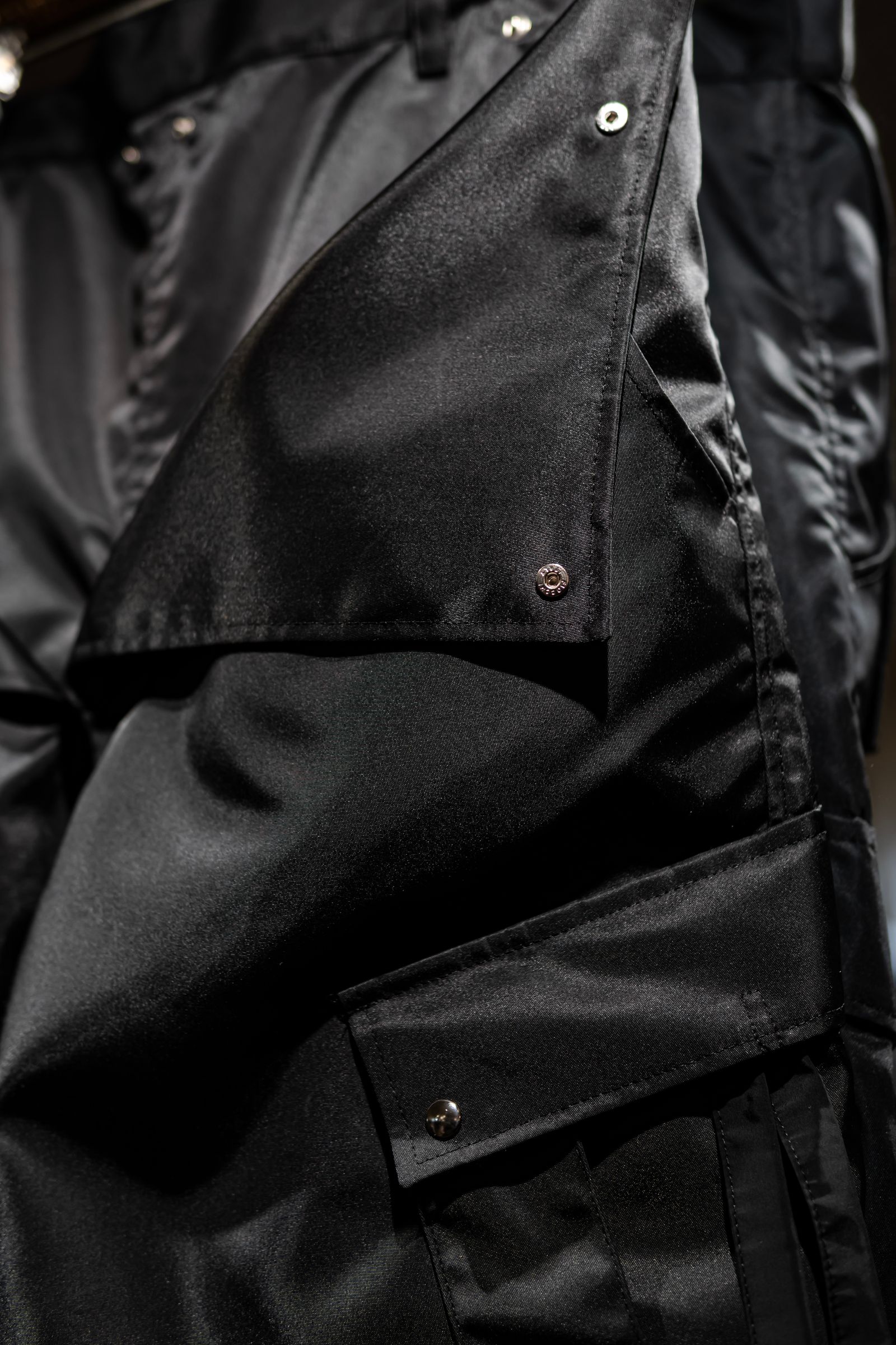 Nylon tech cargo pants