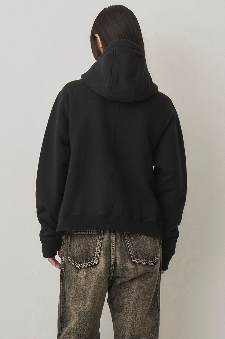 CROPPED BRUSHED HOODIE / BLACK
