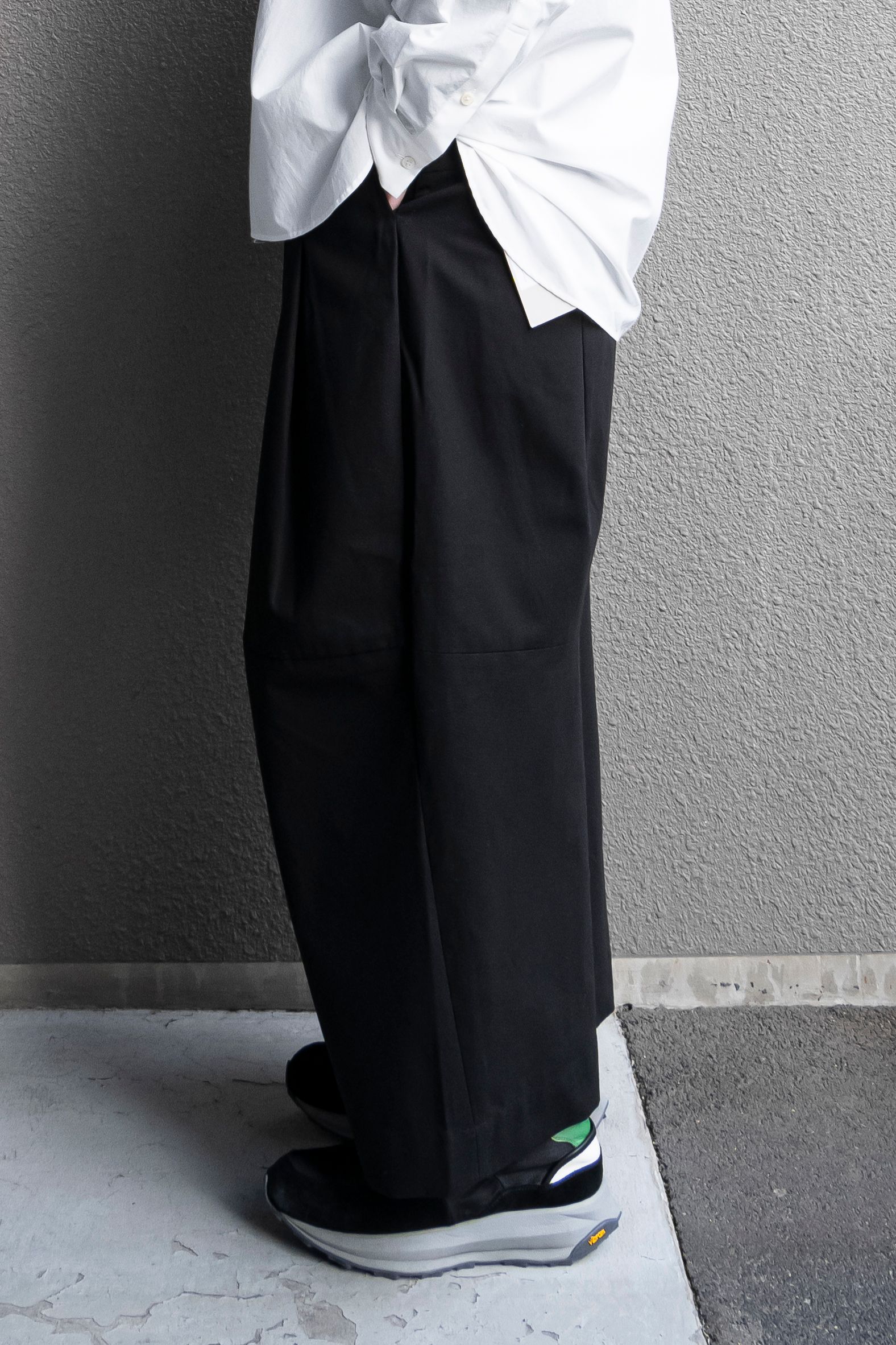 SHINYAKOZUKA - BAGGY / BLACK | Retikle Online Store