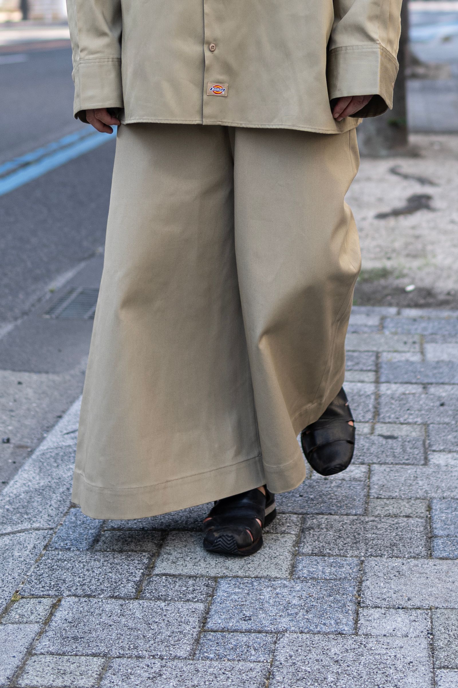 【SHINYAKOZUKA×Dickies】LOOSE WITH DICKIES / KHAKI