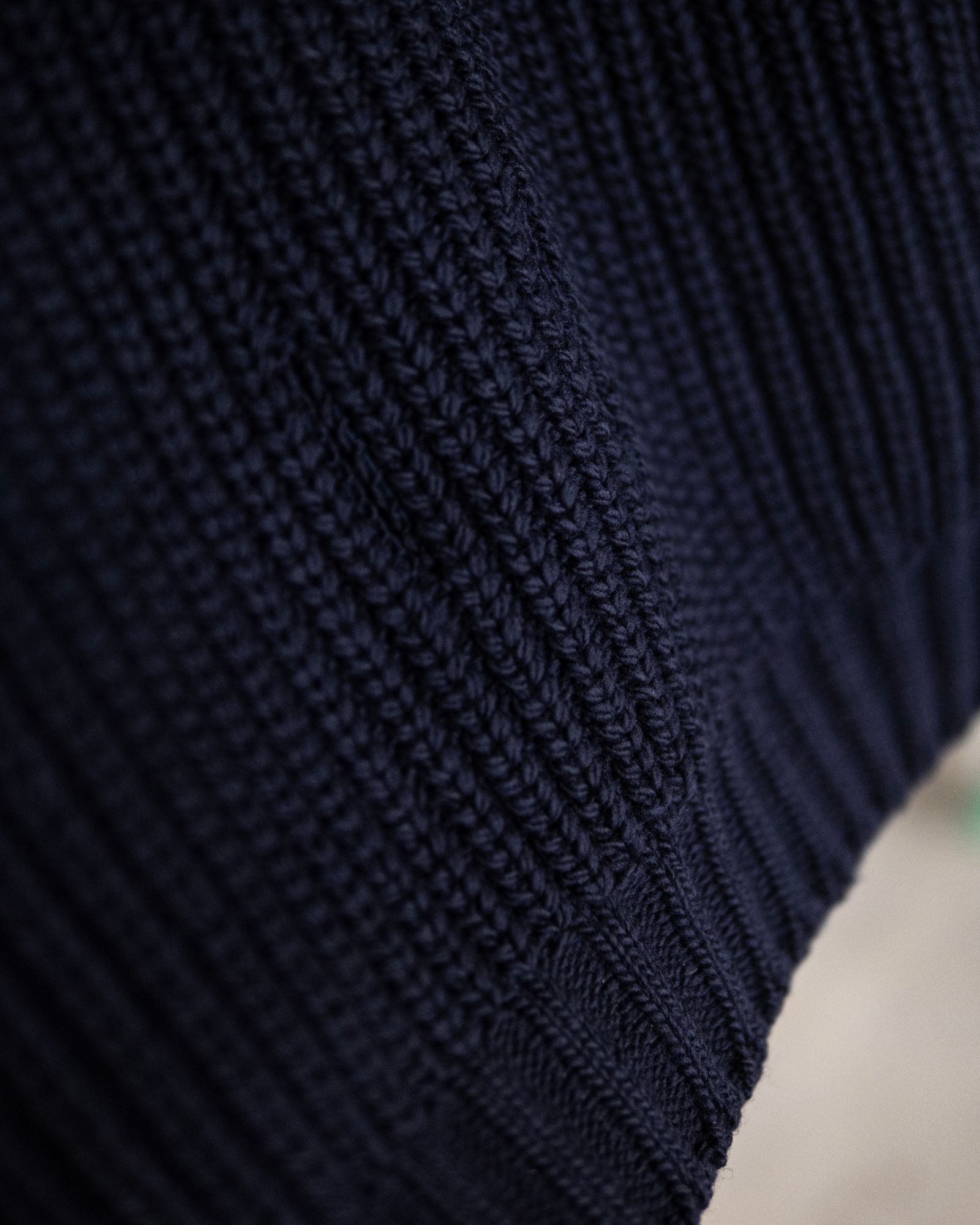 Belt Slit Knit in Mérinos d'Arles / Navy