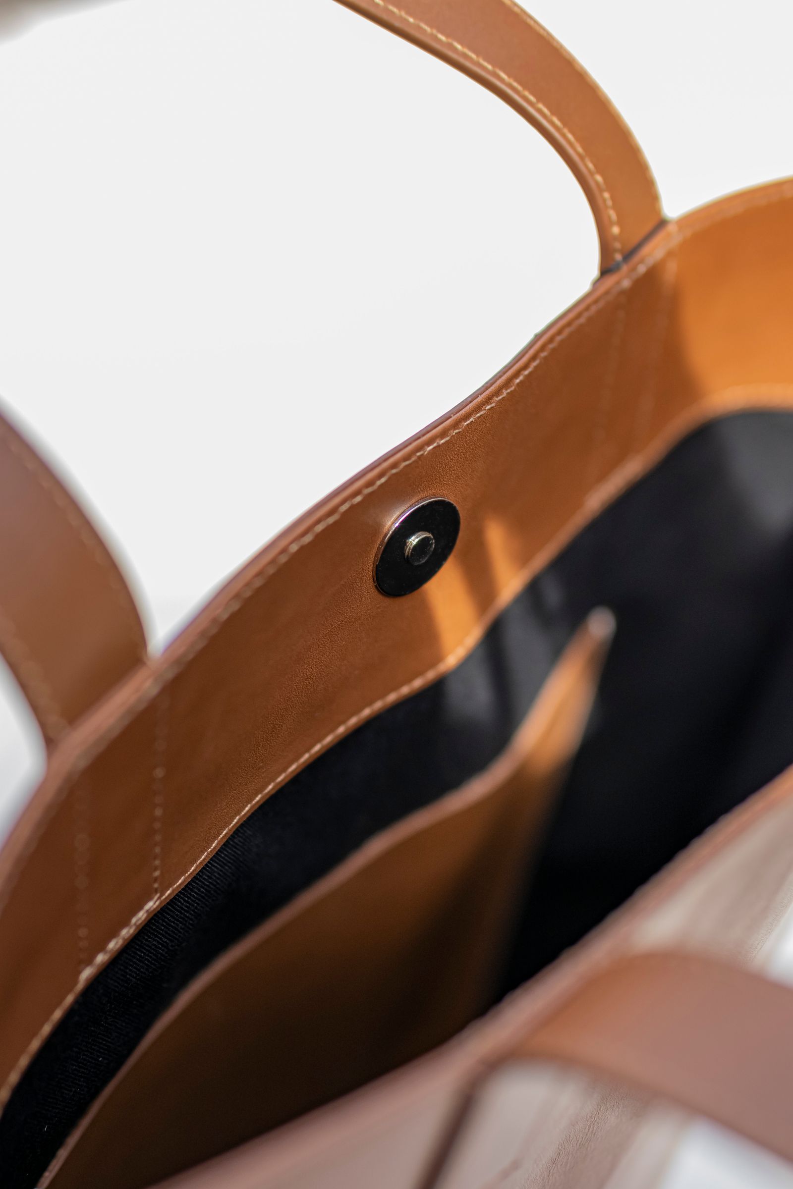 Shoe sole flat tote / Brown