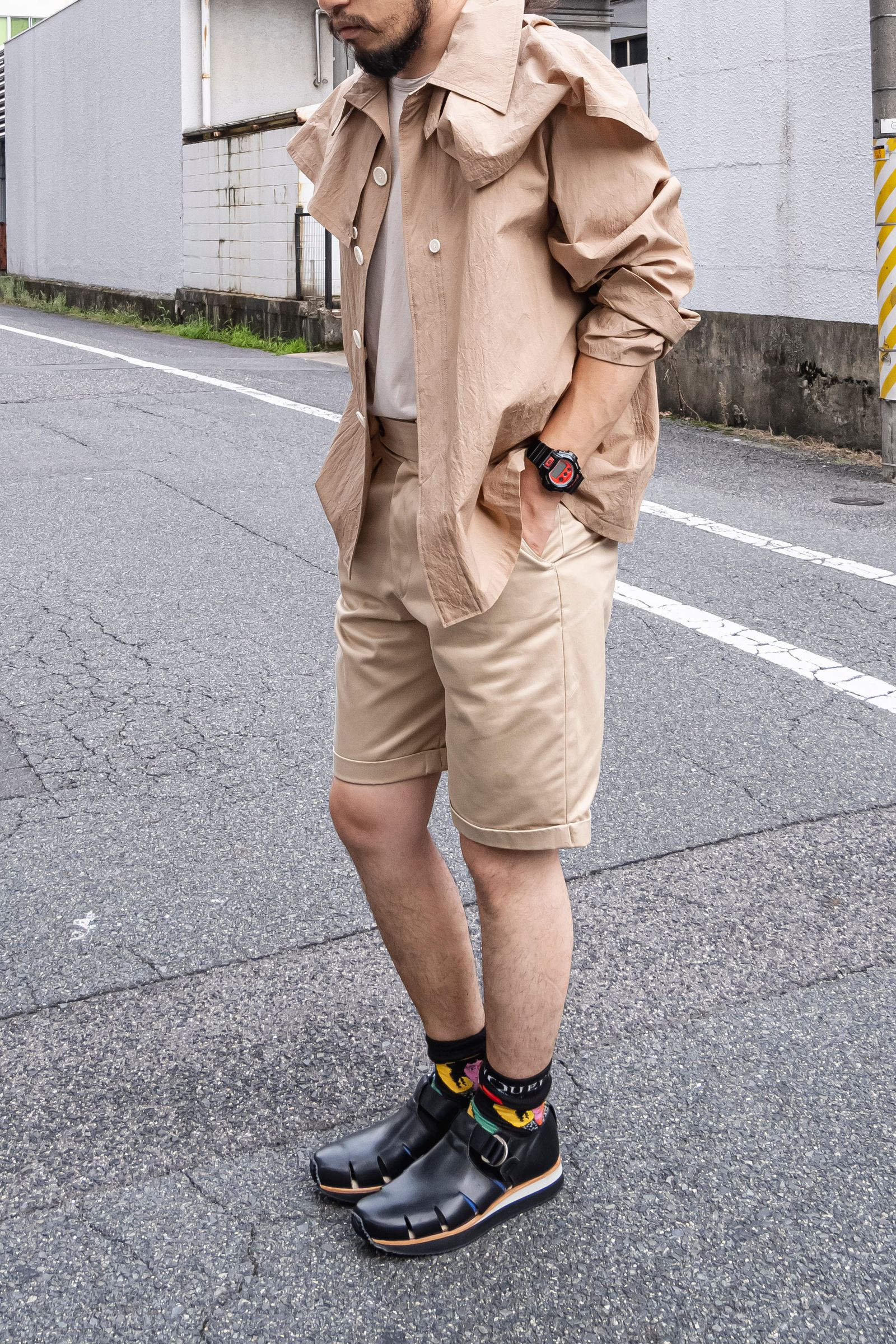 NEW 2TUCK BELTLESS SHORTS COLD MARCED / KHAKI