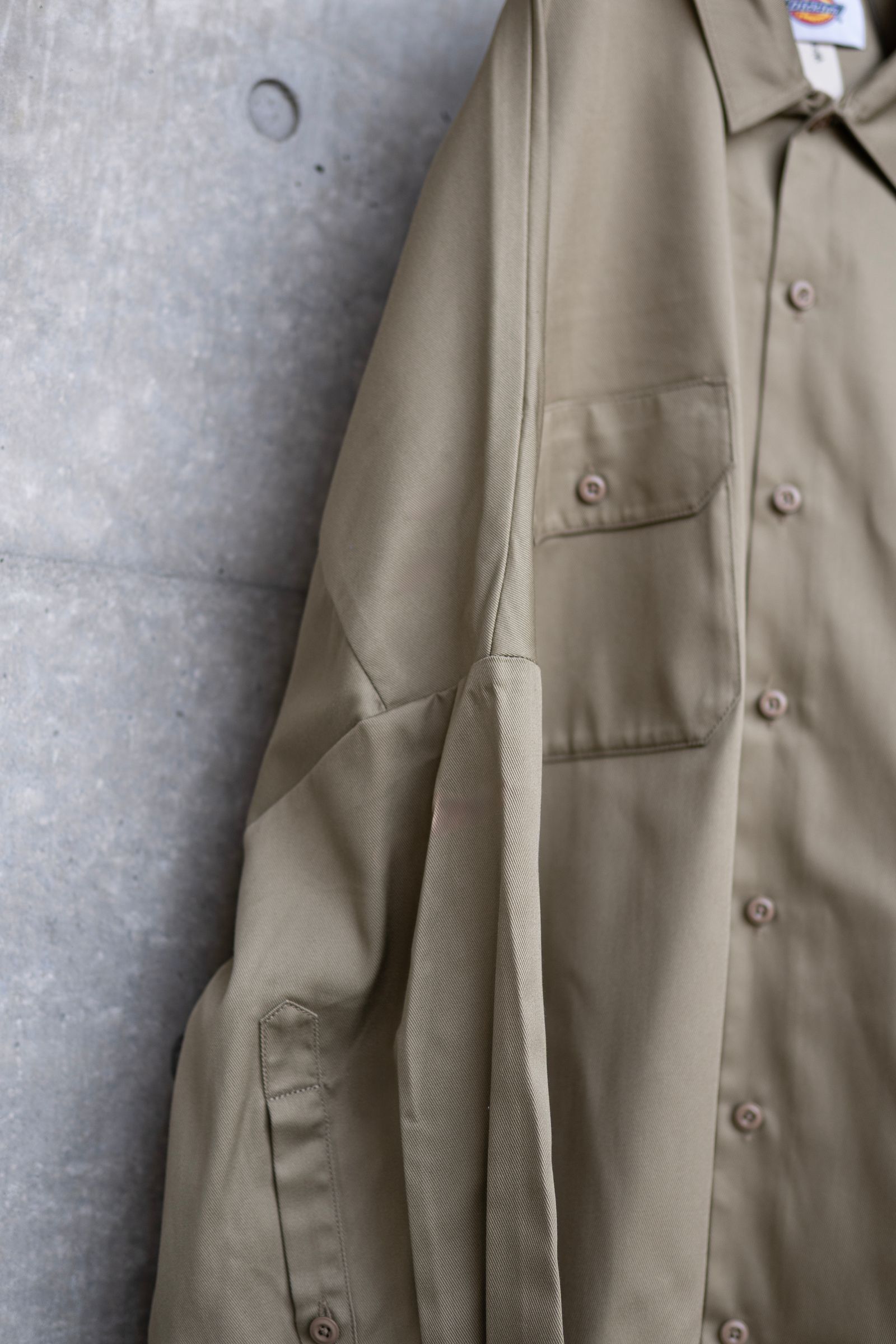 【SHINYAKOZUKA×Dickies】GIANT WORK SHIRT WITH DICKIES / KHAKI