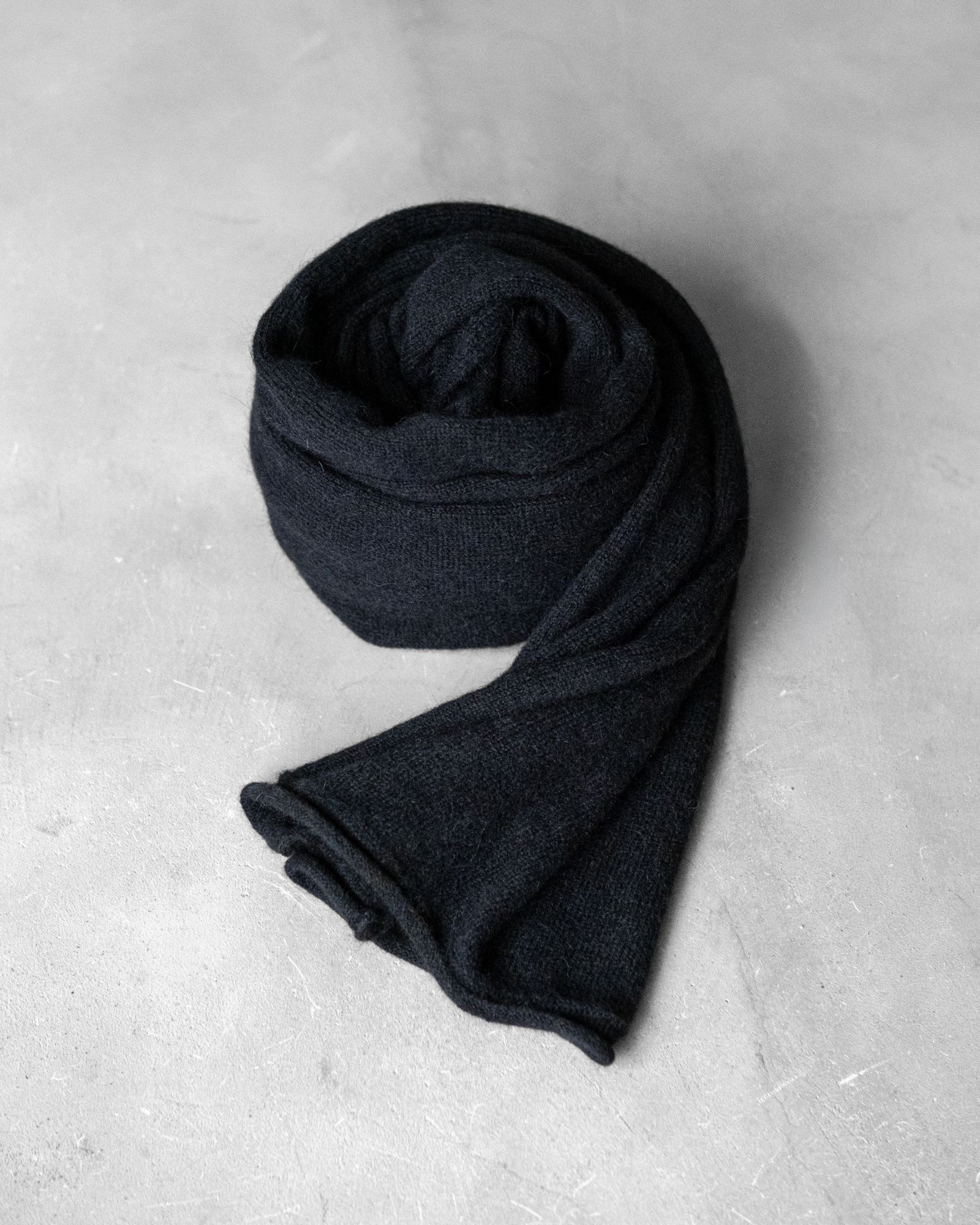 Baby Alpaca Muffler / Black