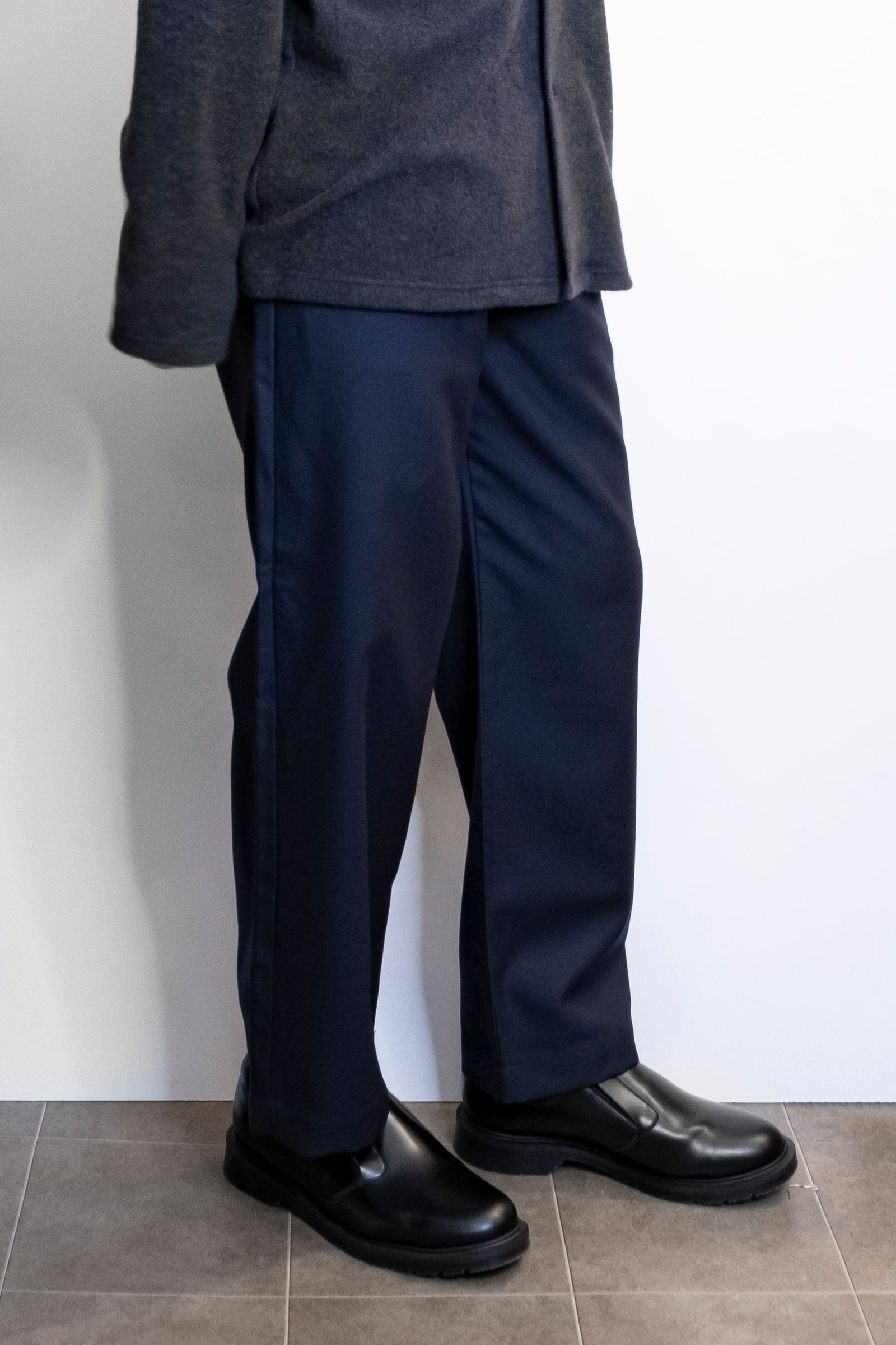 RICCARDO METHA - WOOL SOLID 1TUCK WIDE TROUSERS / NAVY