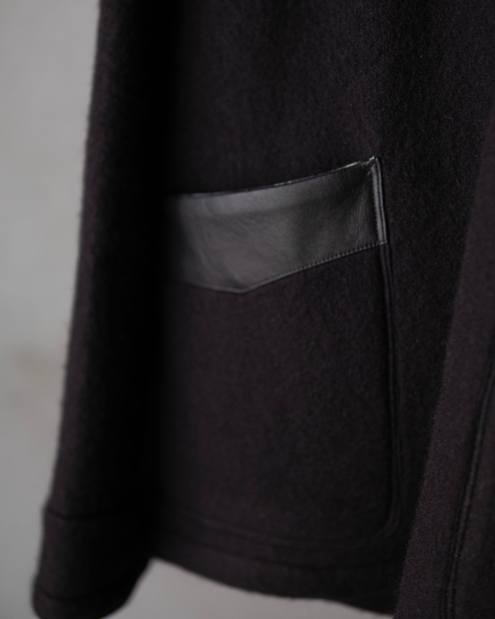 FAUX LEATHER TRIM OVERSIZED PULLOVER / BLACK