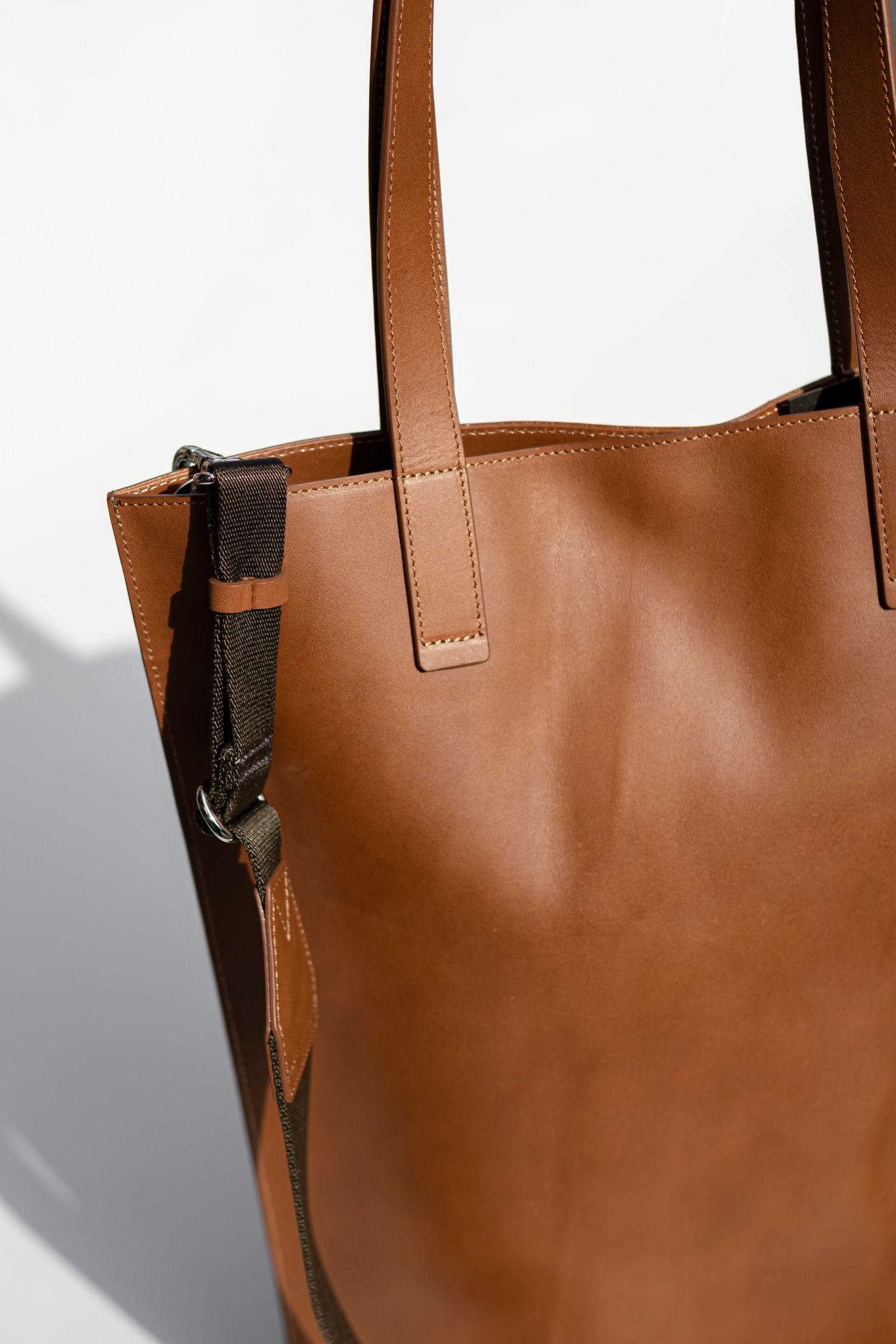 Shoe sole flat tote / Brown