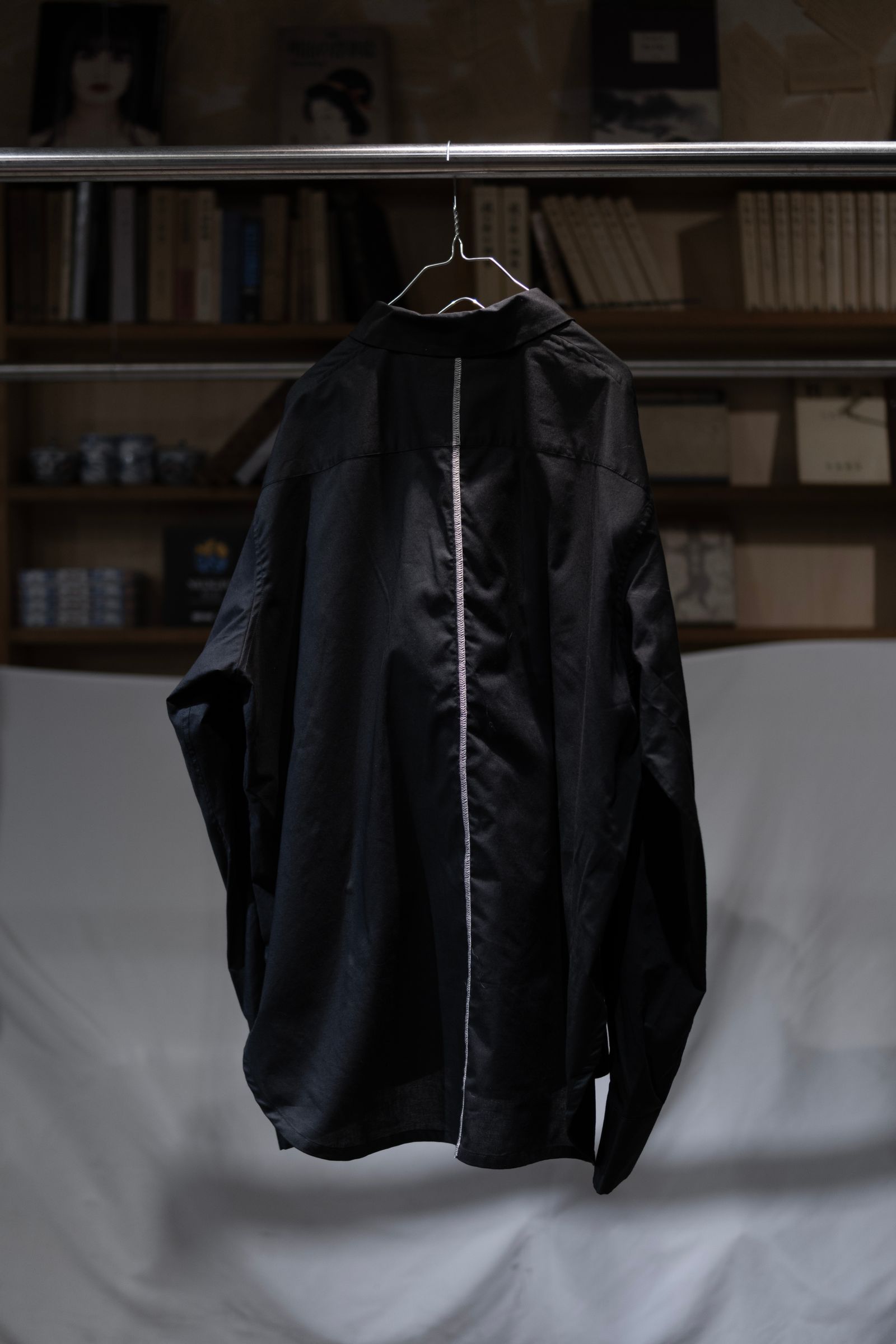 PICTURESQUE MOON SHIRT / COLOURLESS BLACK