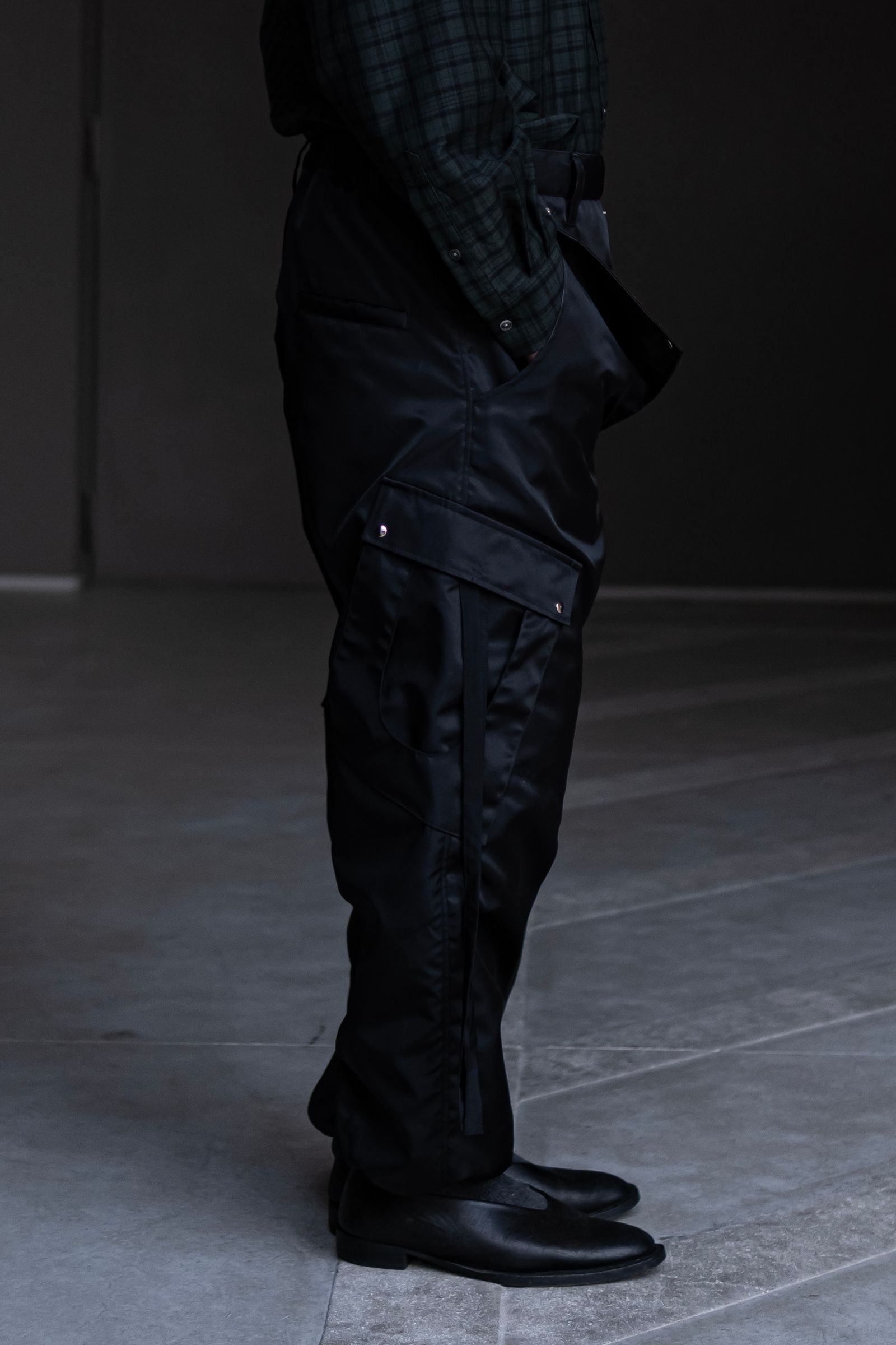 Nylon tech cargo pants