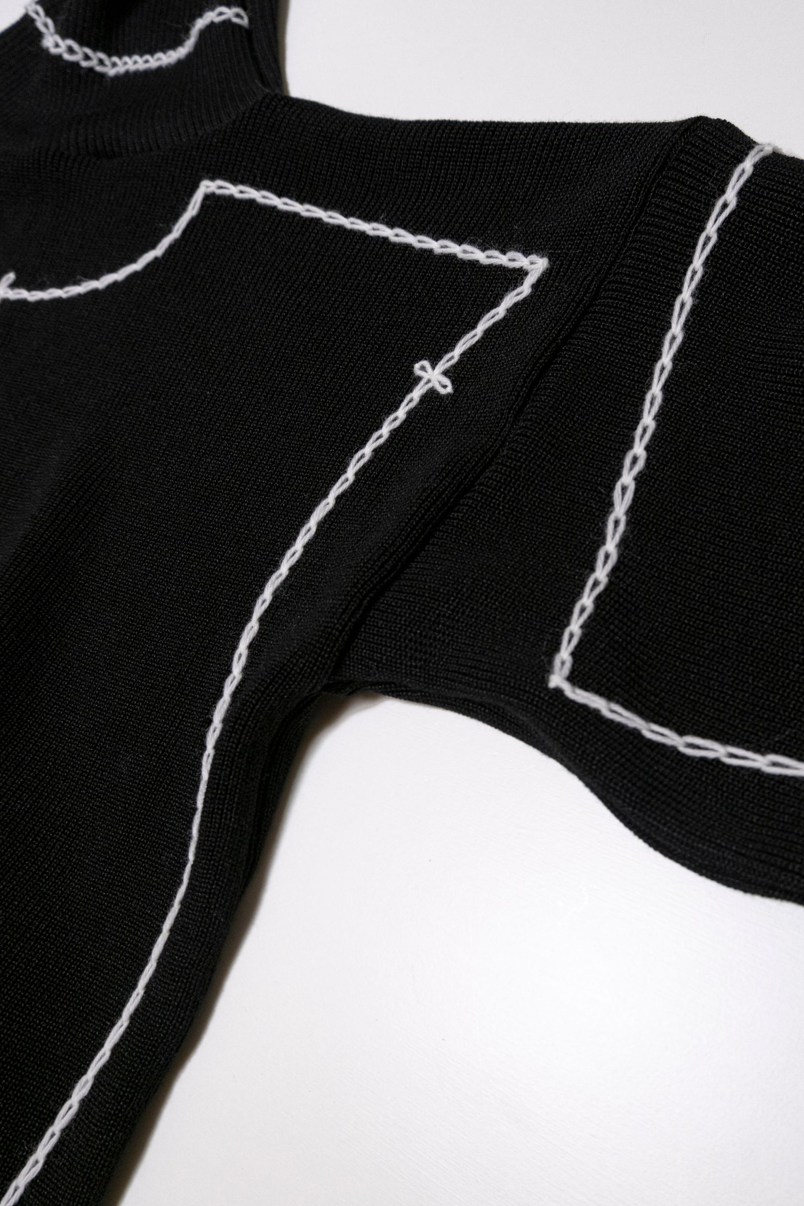 previous sweater / black×white stitch