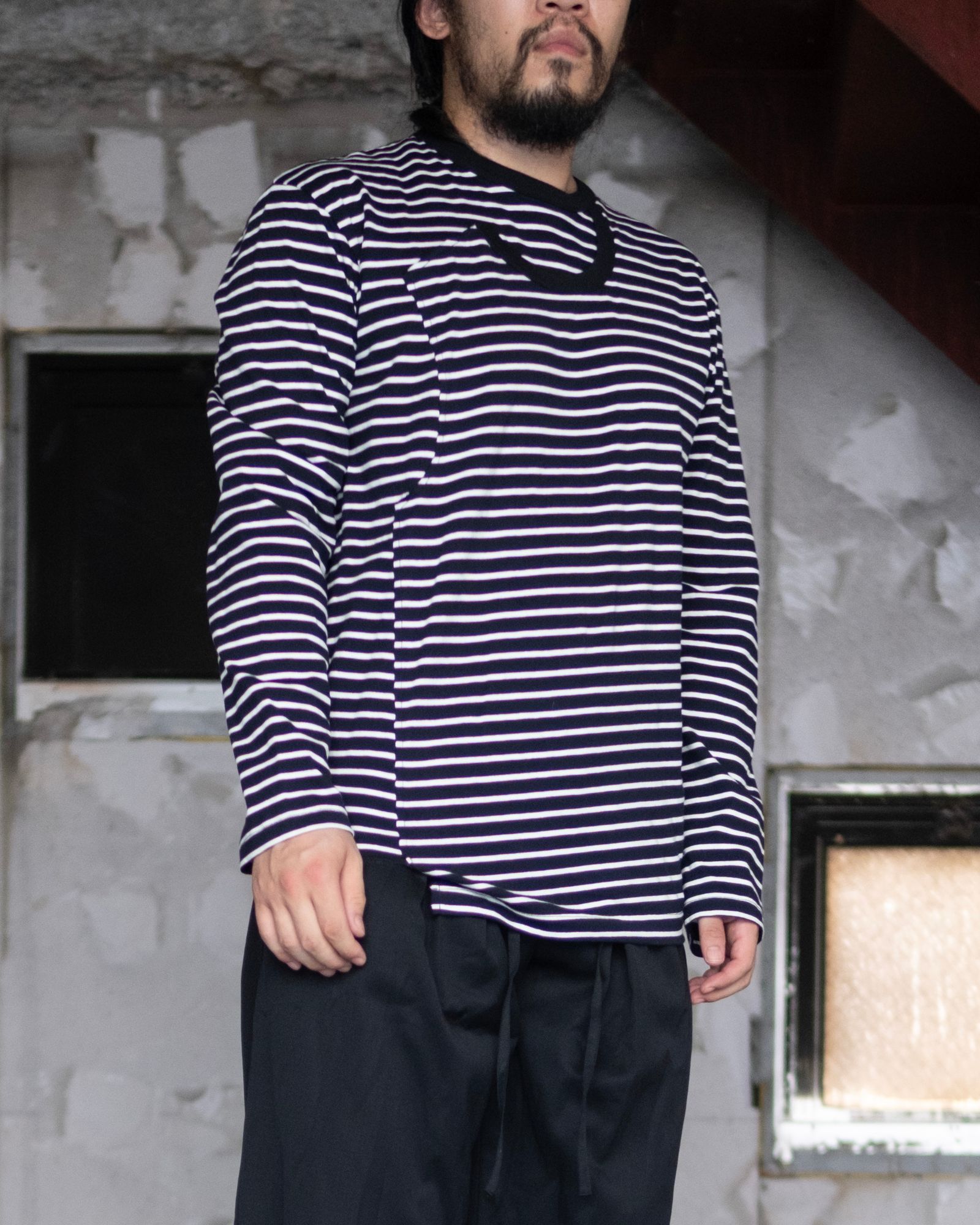 Docking Long T-Shirt / Black border