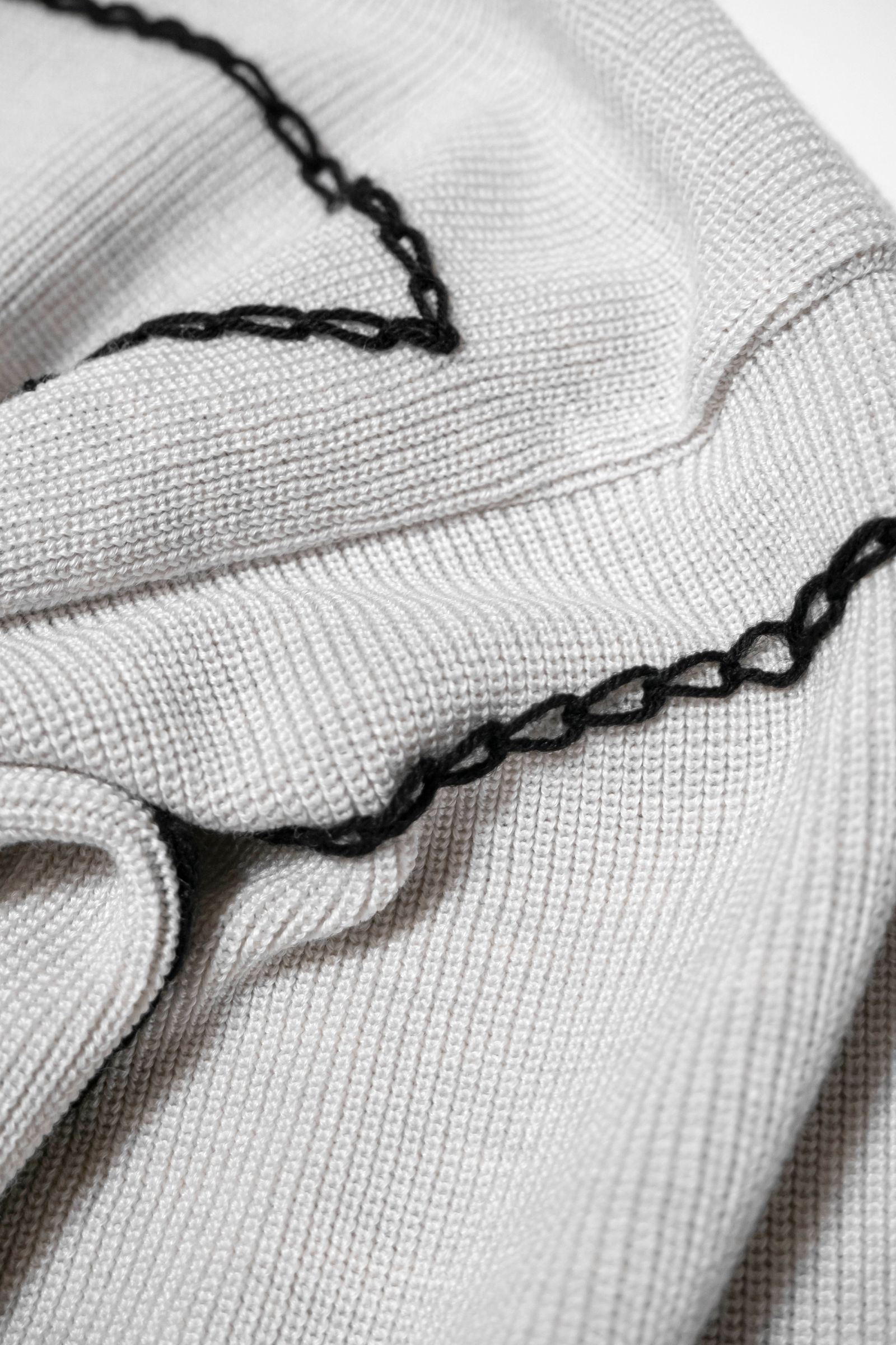 previous sweater / oatmeal×blackstitch