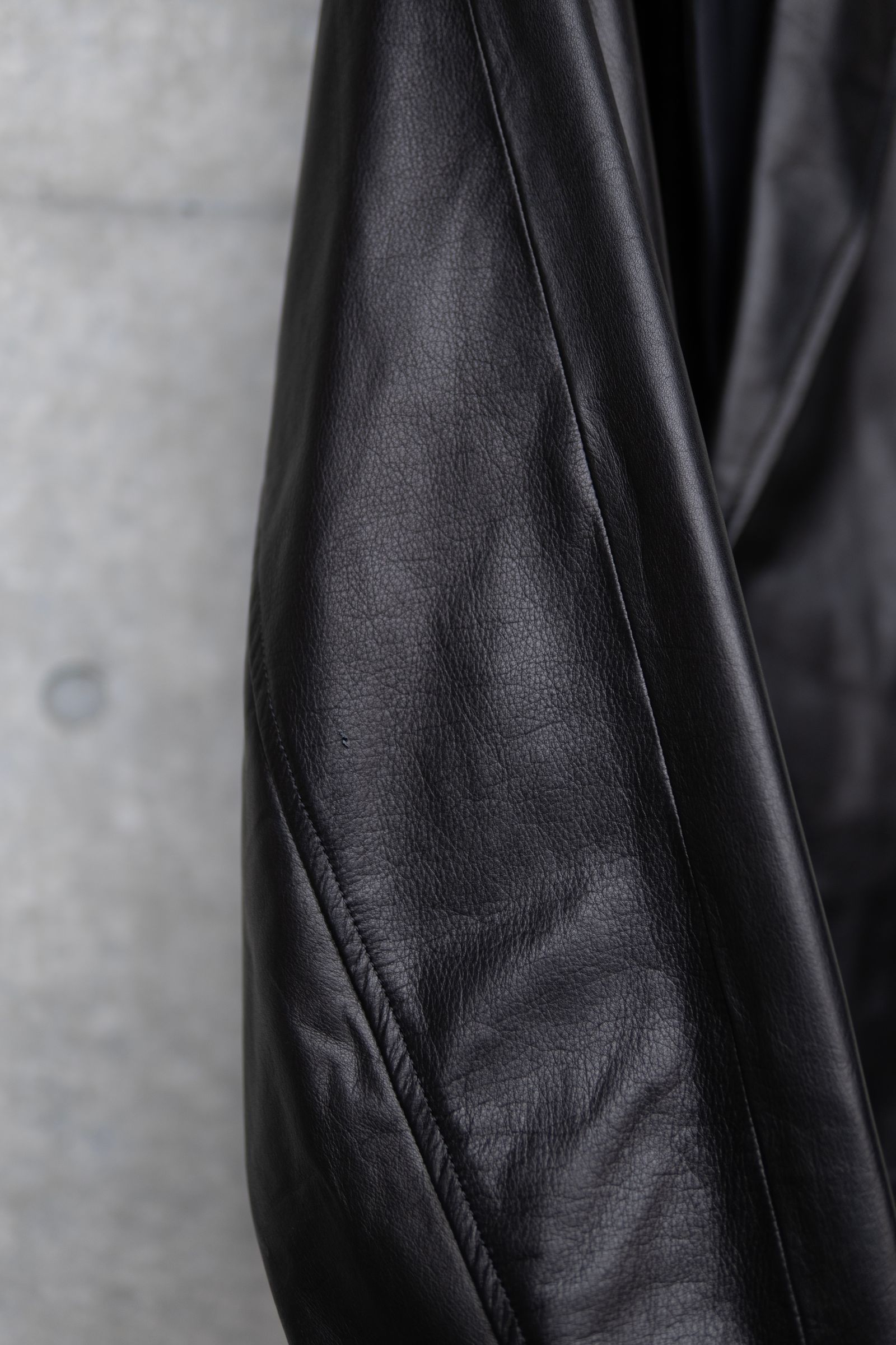 LEATHER OVERSIZE RAGLAN JACKET / BLACK