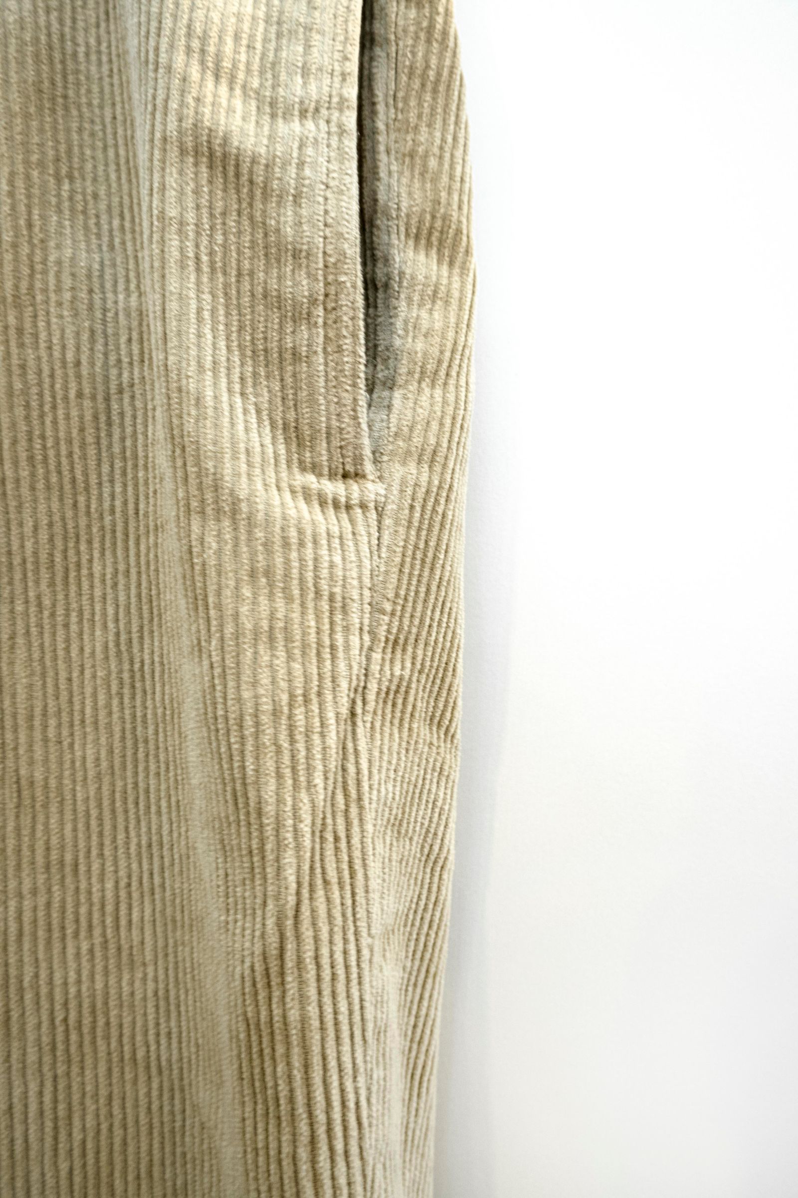 8walle Corduroy 1tuck Wide Pants / BEIGE