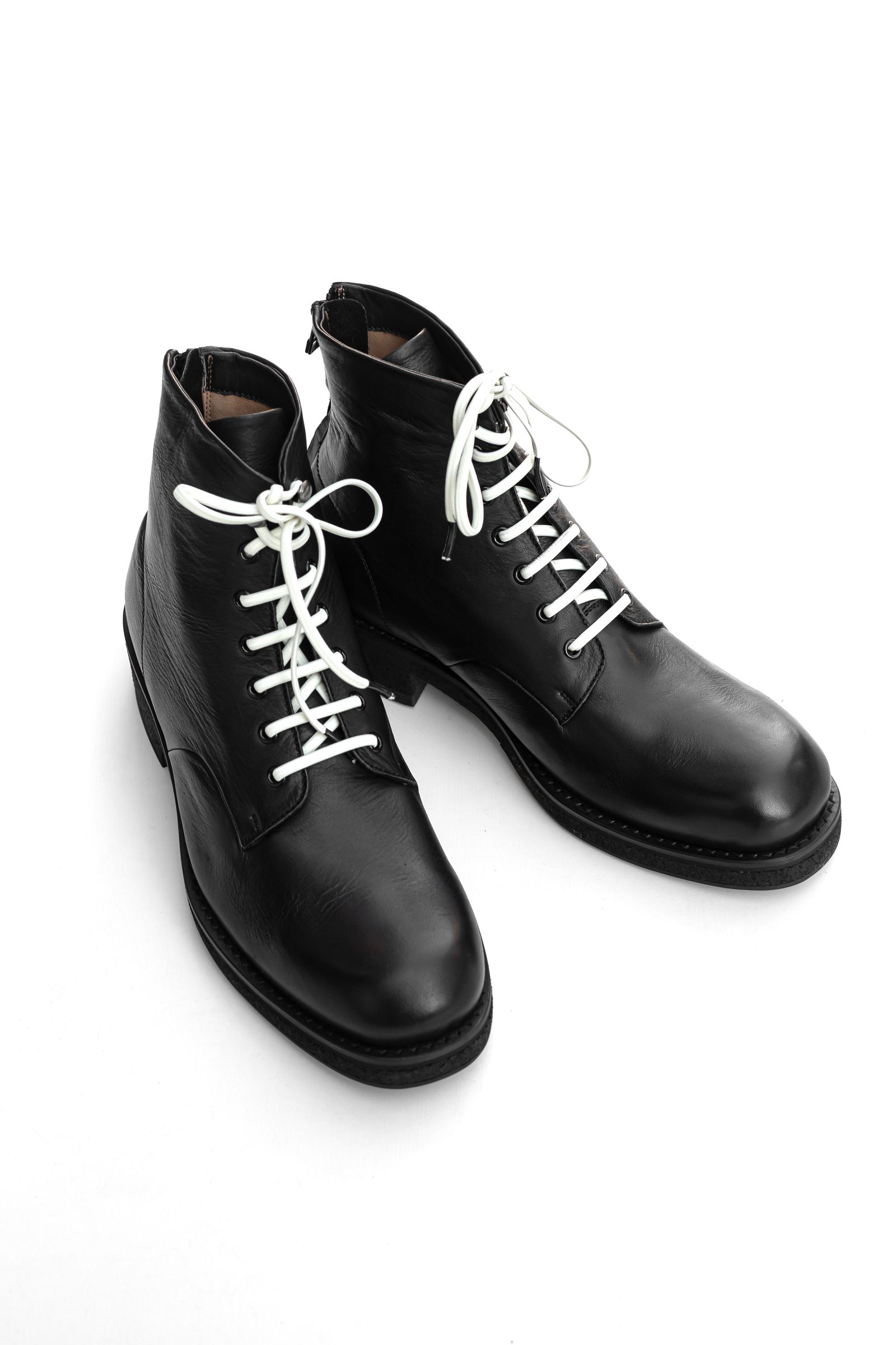 Skinny back zip lace-up boots / Black