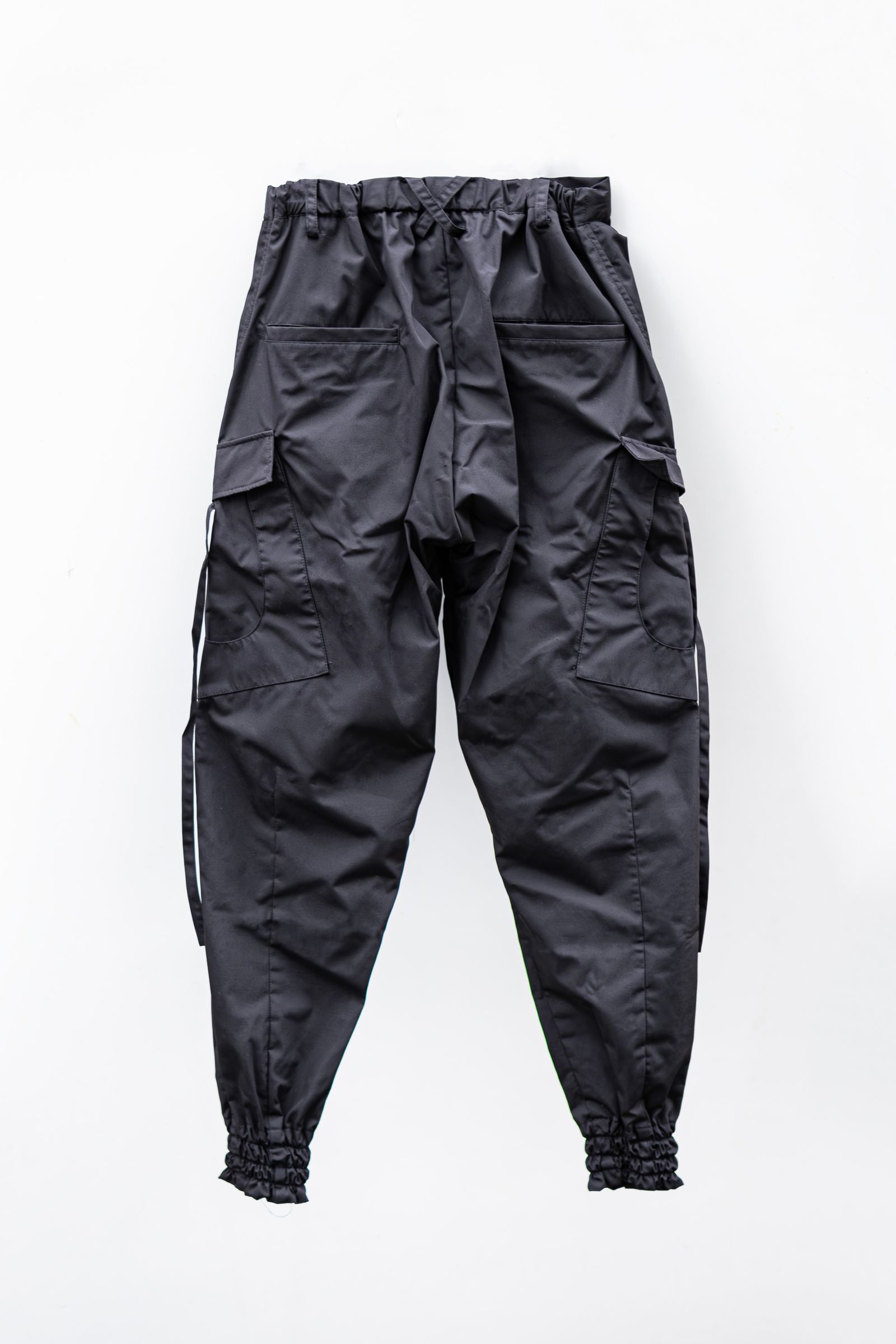 tech cargo pants / black