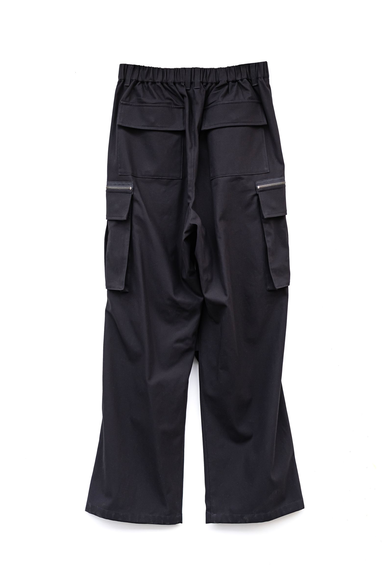 JUHA - HIGHTWISTED CARGO PANTS / Black | Retikle Online Store