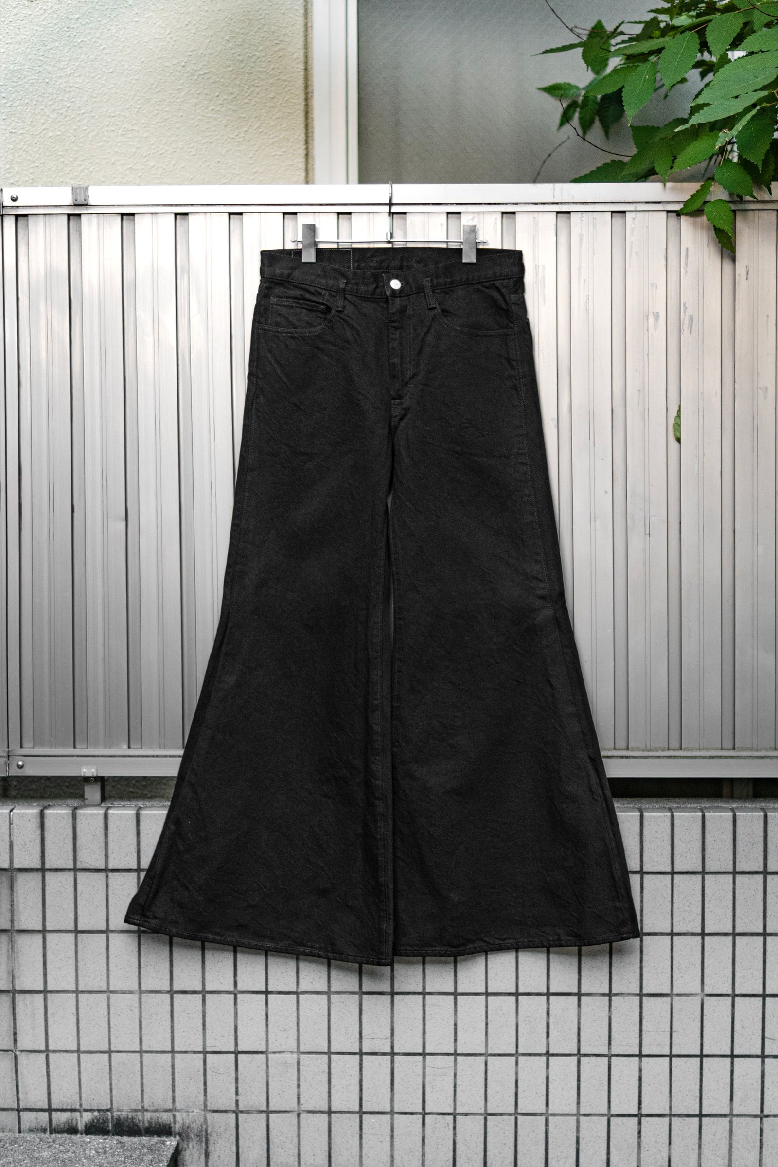 SHINYAKOZUKA - ORDINARY CITY MASSIVE FLAIR / BLACK | Retikle