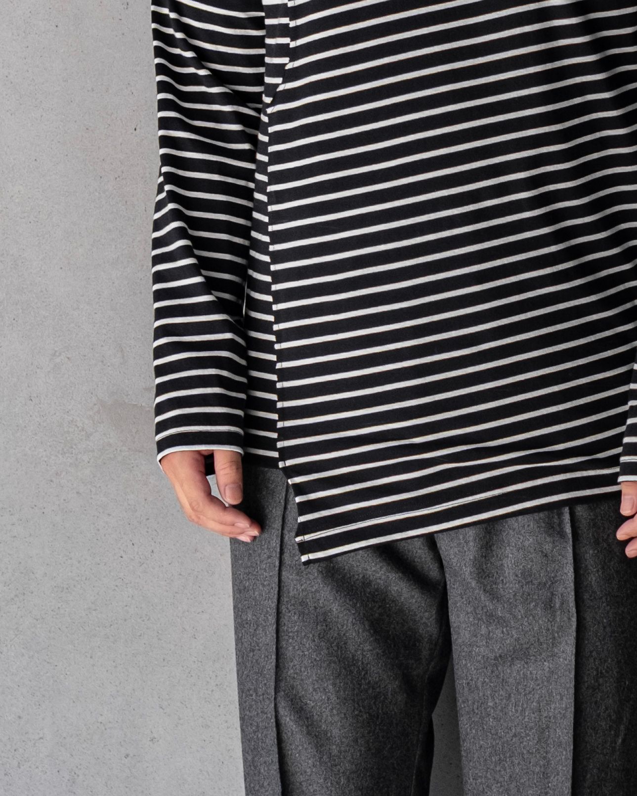 Docking Long T-Shirt / Black border