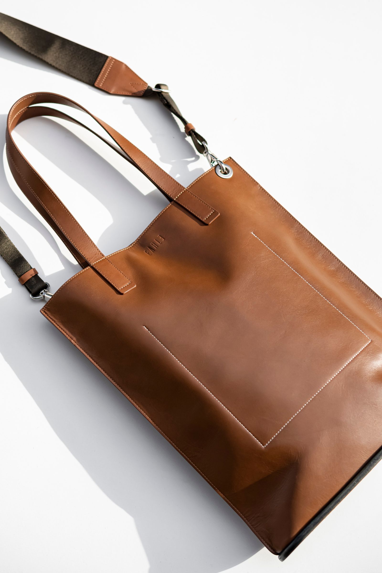 Shoe sole flat tote / Brown