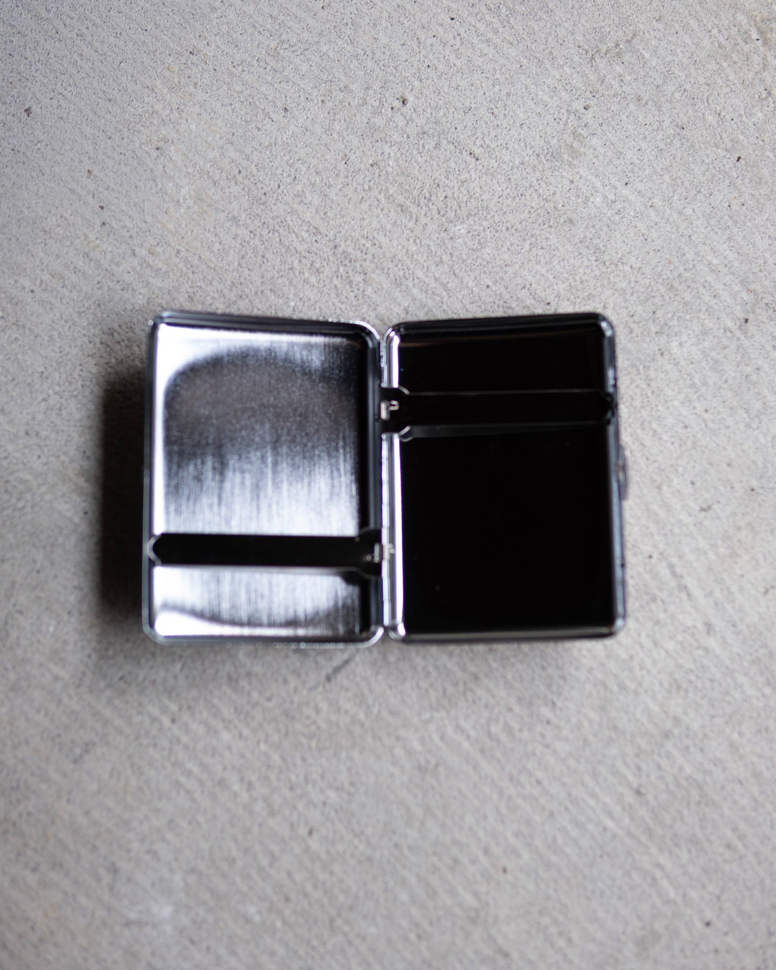Cellphone Cig Case / Silver
