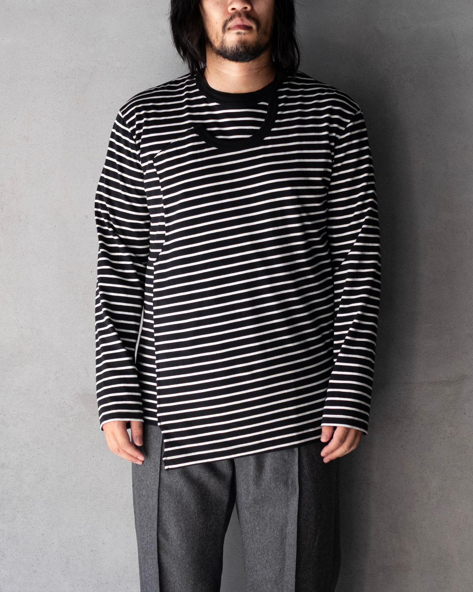 Docking Long T-Shirt / Black border