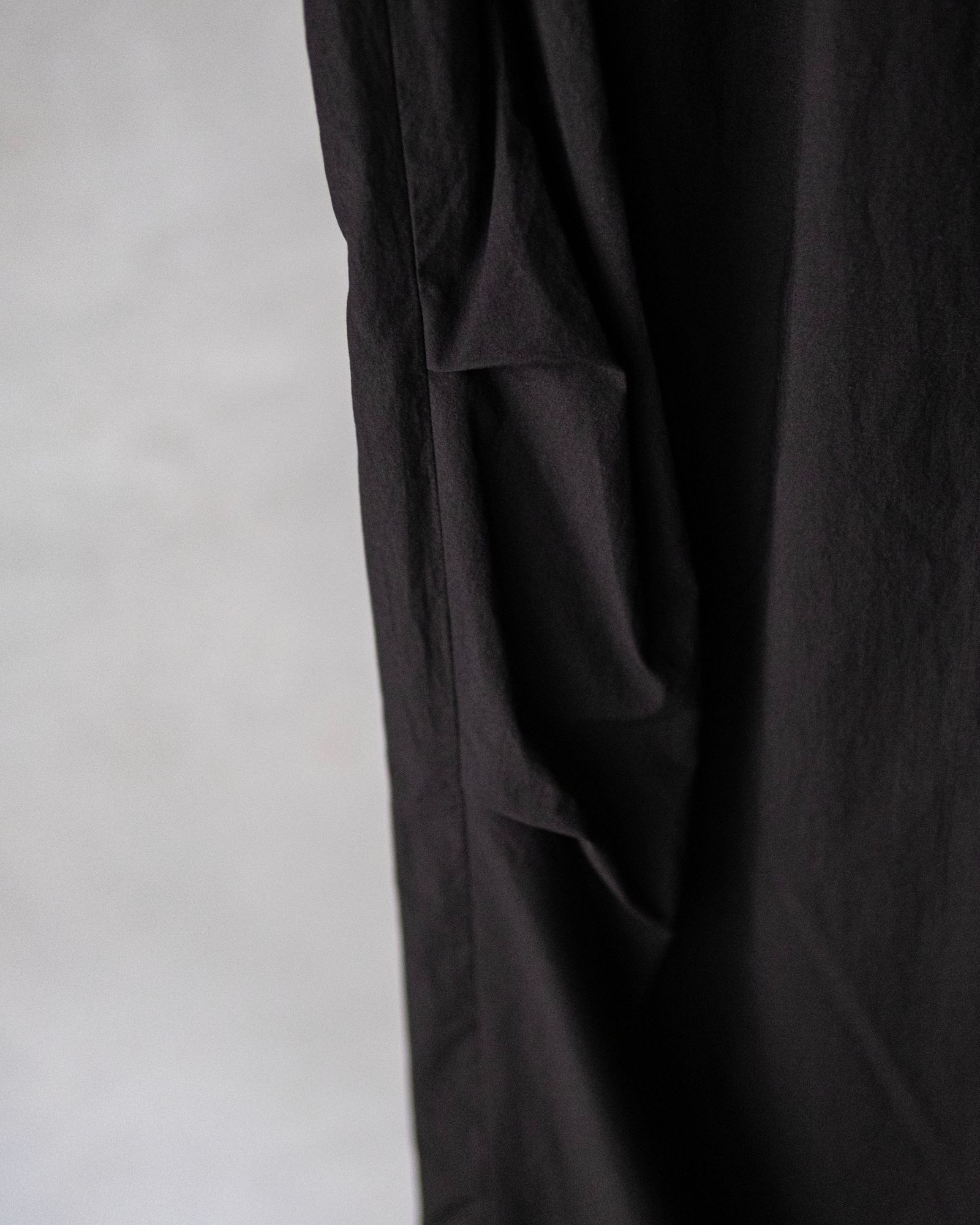 Soft Cotton Knee Tuck Pants / Black